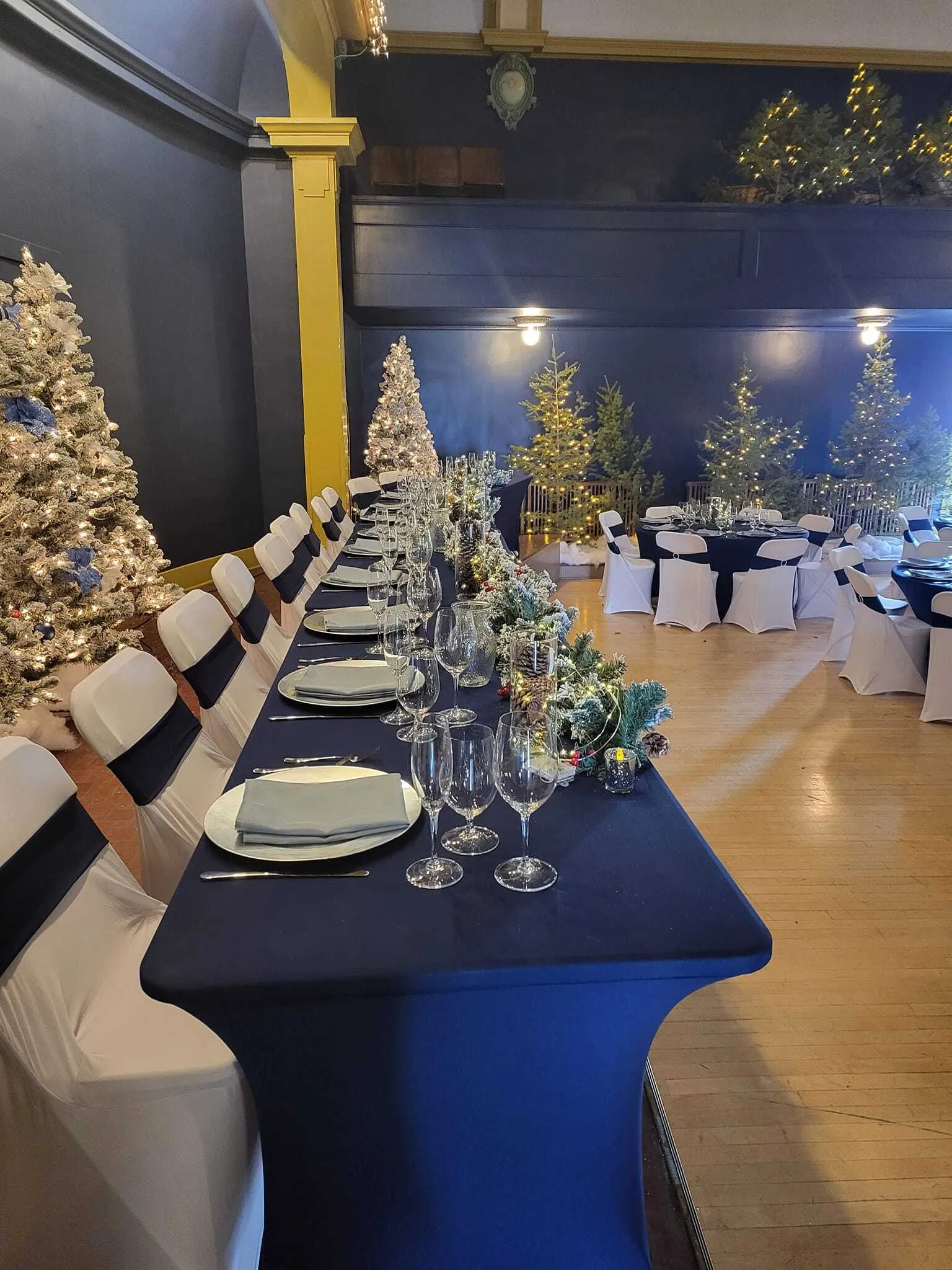 Navy Spandex 6 Foot  Tablecloths