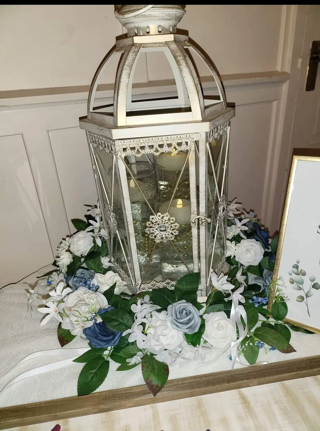 BLUE/WHITE LANTERN FLORAL