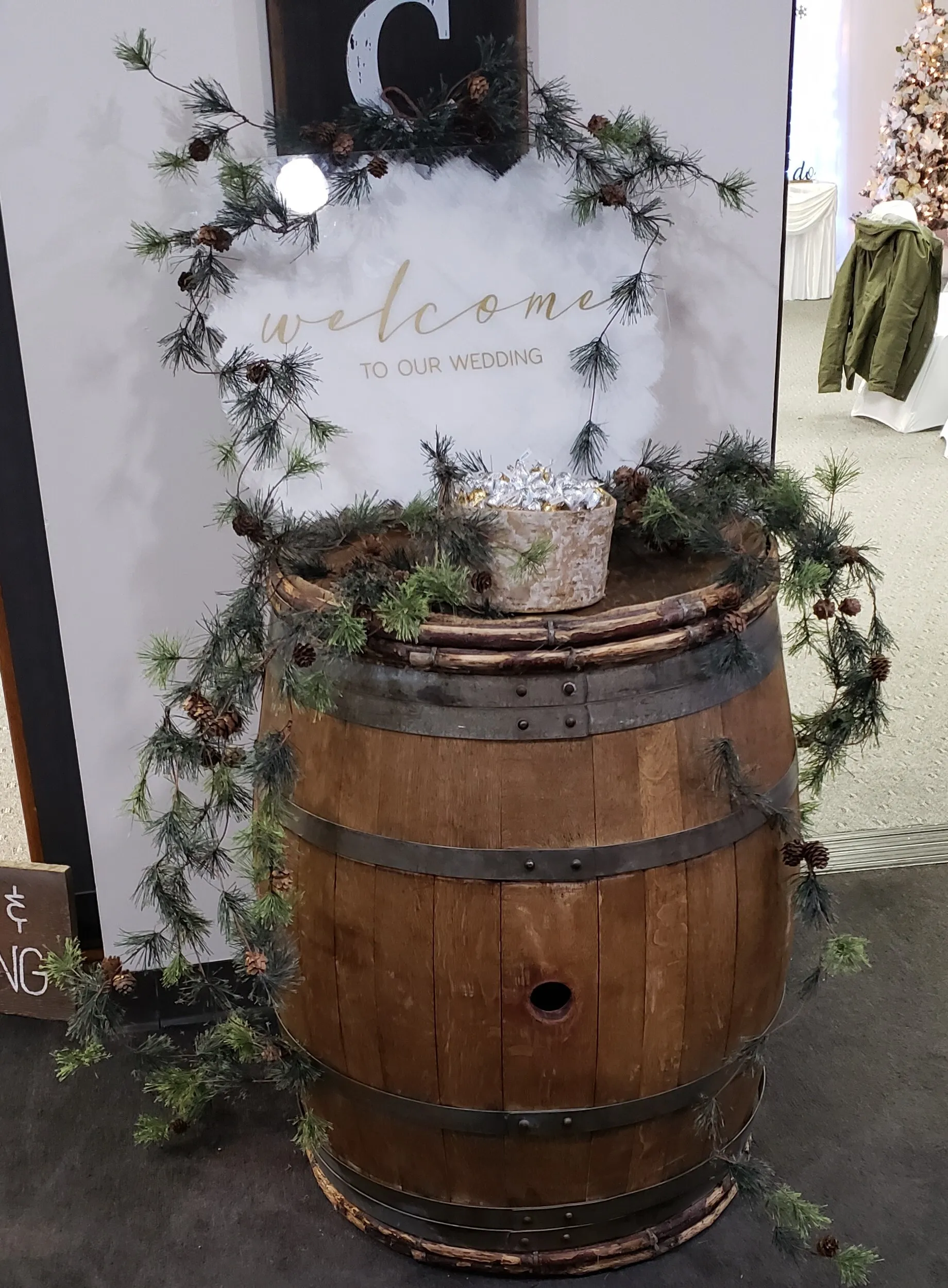 Barrell with Grapevine 