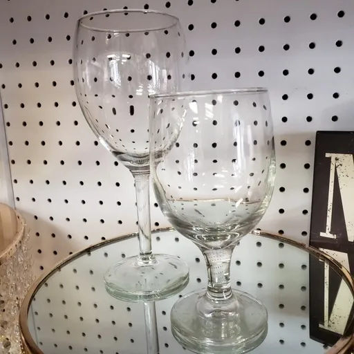 Small wine glasses 