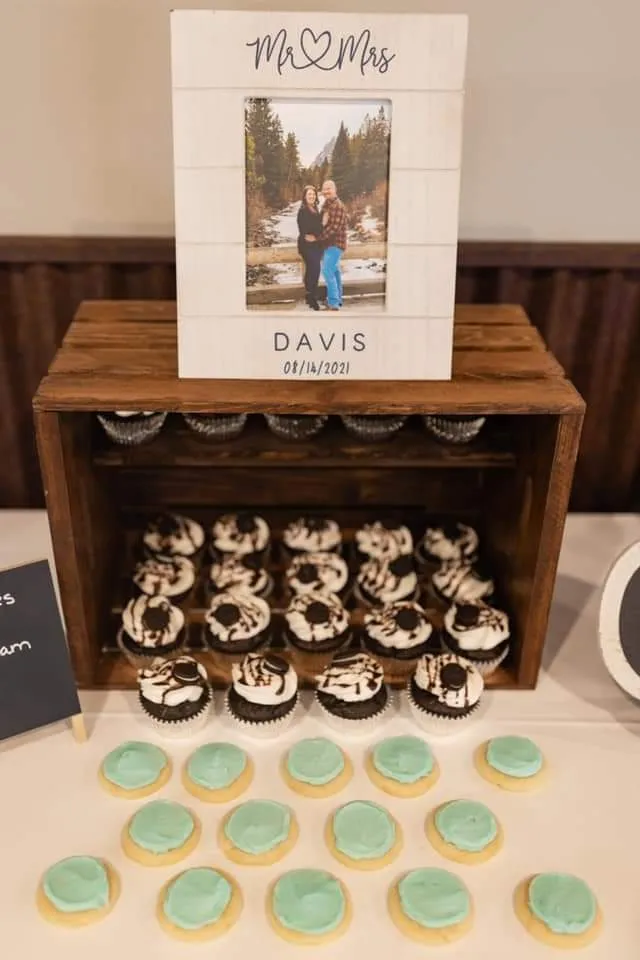 Wooden Crate for Cupcakes/Cookies