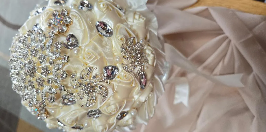 6 1/2 Inch Ivory Bouquet with Jewelry Embellishments