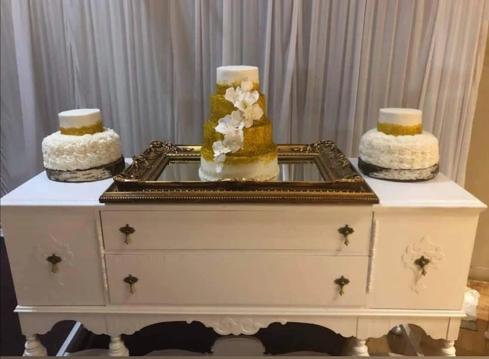 Beautiful ornate gold mirror