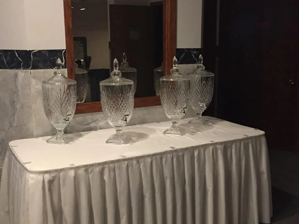 Crystal Drink Dispenser 2 1/2 Gallon