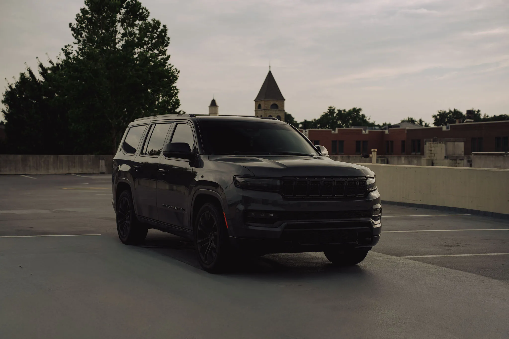 2023 Jeep Grand Wagoneer 
