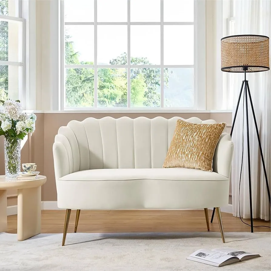 Scalloped edge Love seat