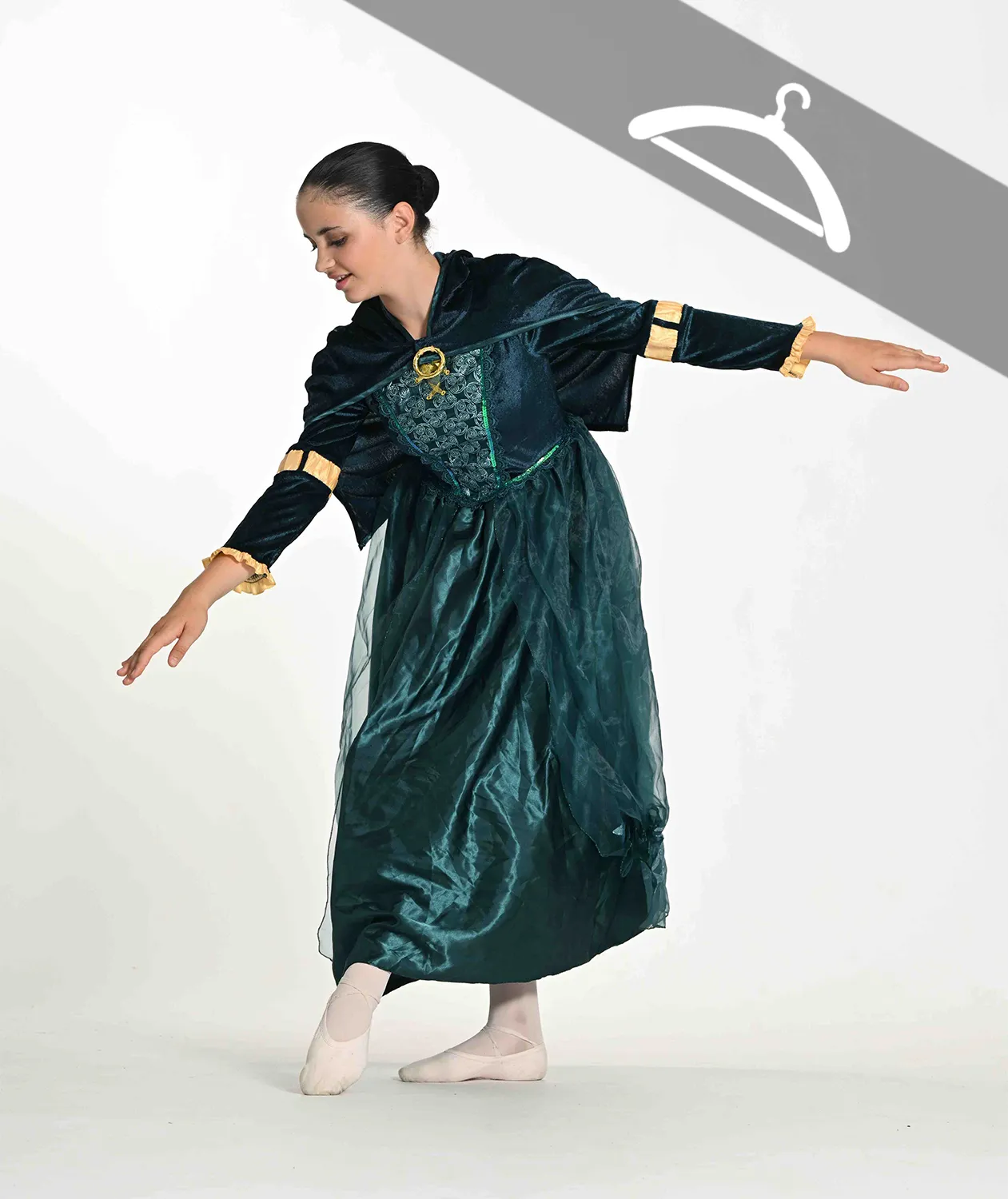 Robe Verte Princesse inspiration « Rebelle » réf : C57 - Essayage