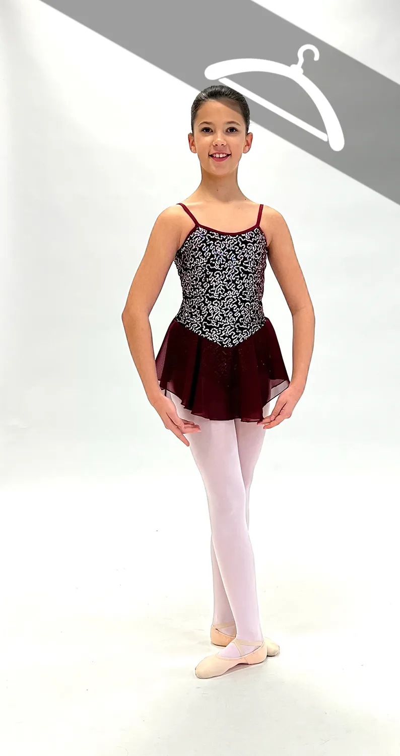 Justaucorps Rouge et Paillettes avec Jupette - Essayage