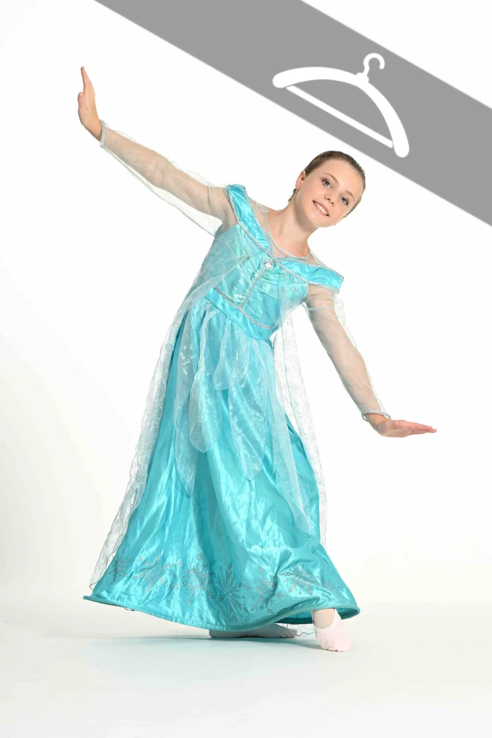 "Robe avec Cerceau inspiration « Reine des Neiges »" - Essayage