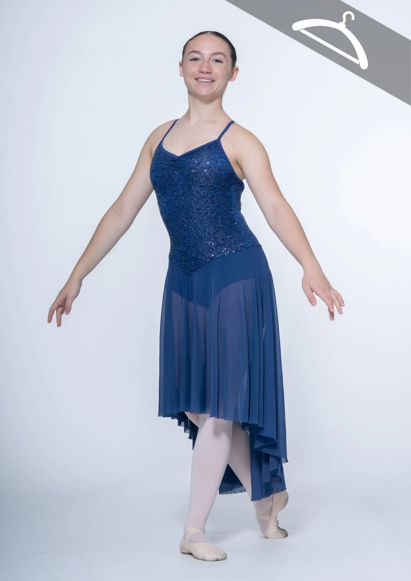  Robe bleue pailletée réf : PORT40 - Essayage