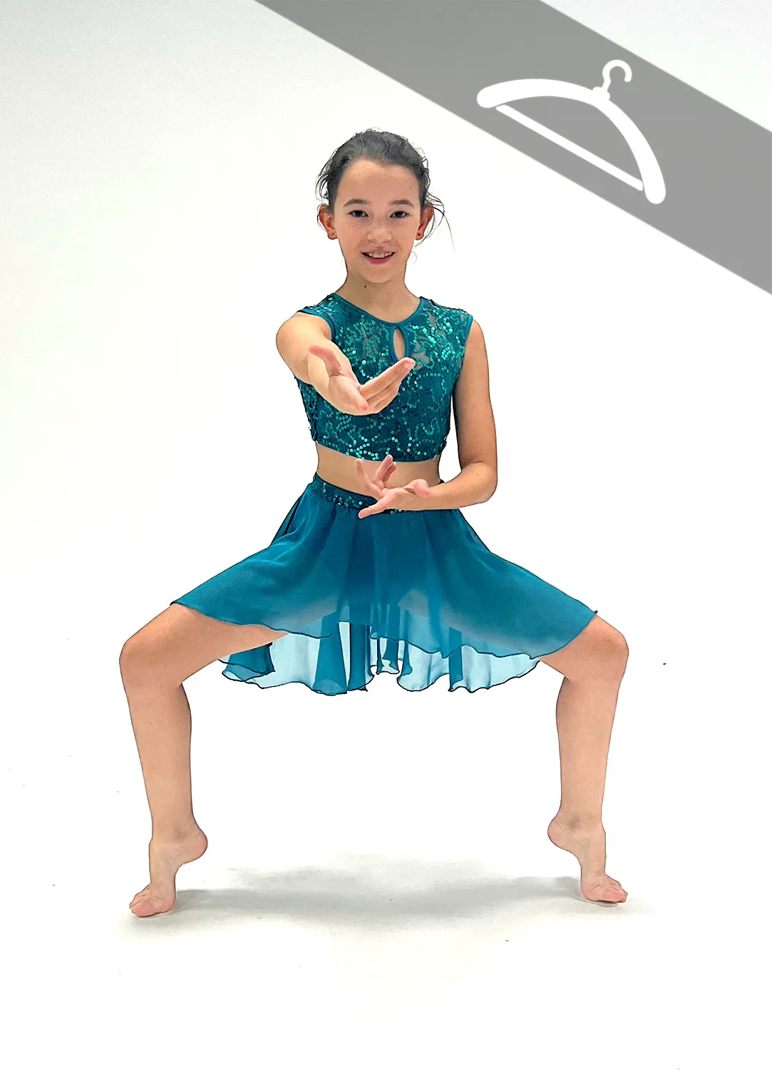 Brassière Pailletée et Jupe Bleu-Vert - Essayage