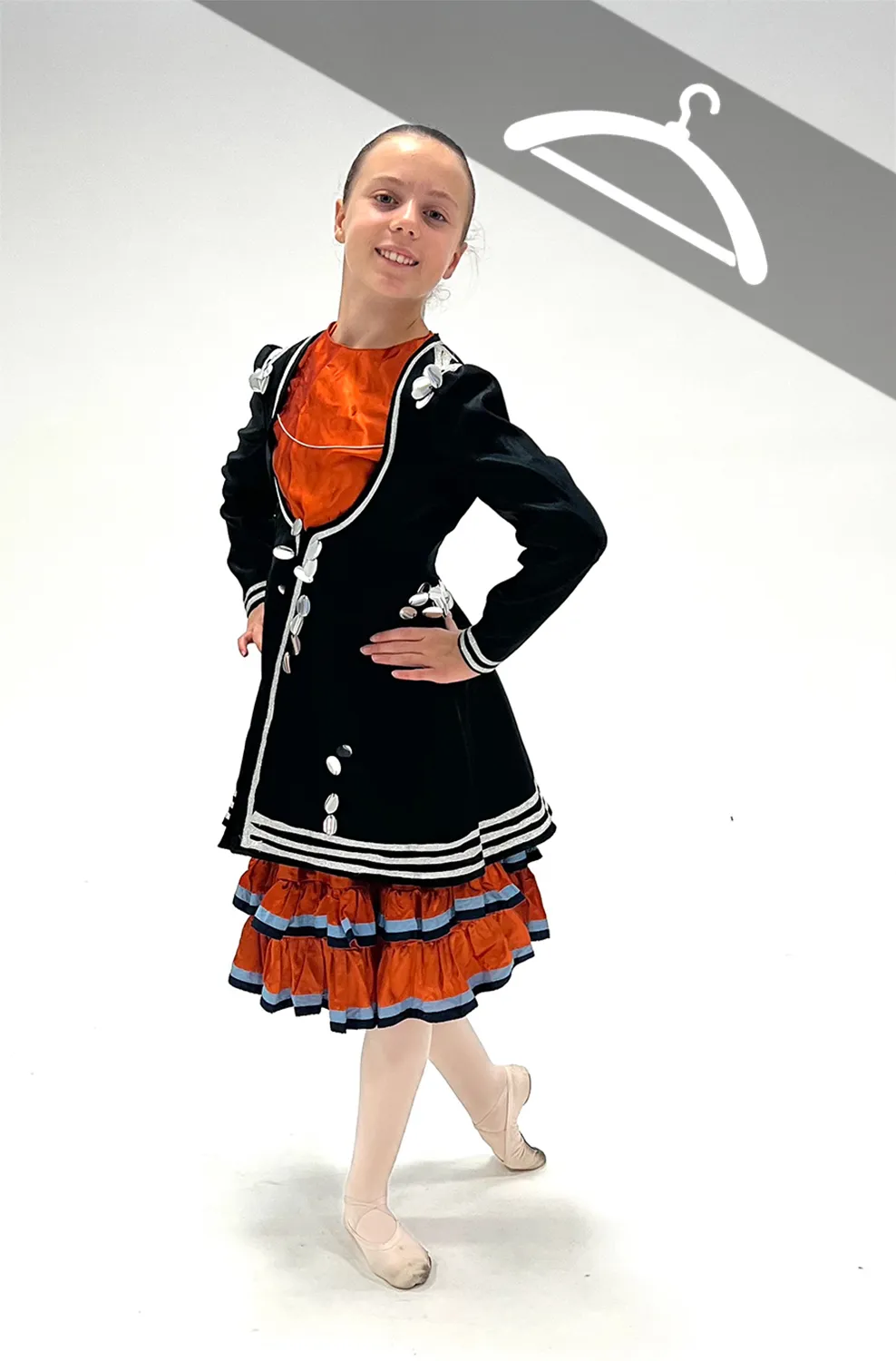 Robe Orange et Veste Noire Satin - Essayage