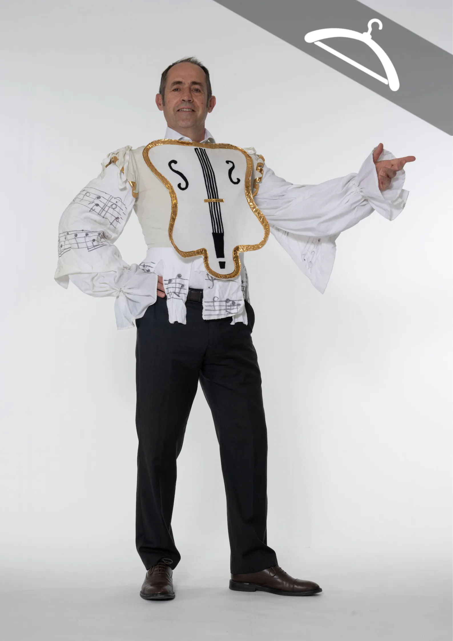 Chemise Musicien Blanche et Dorée - Essayage