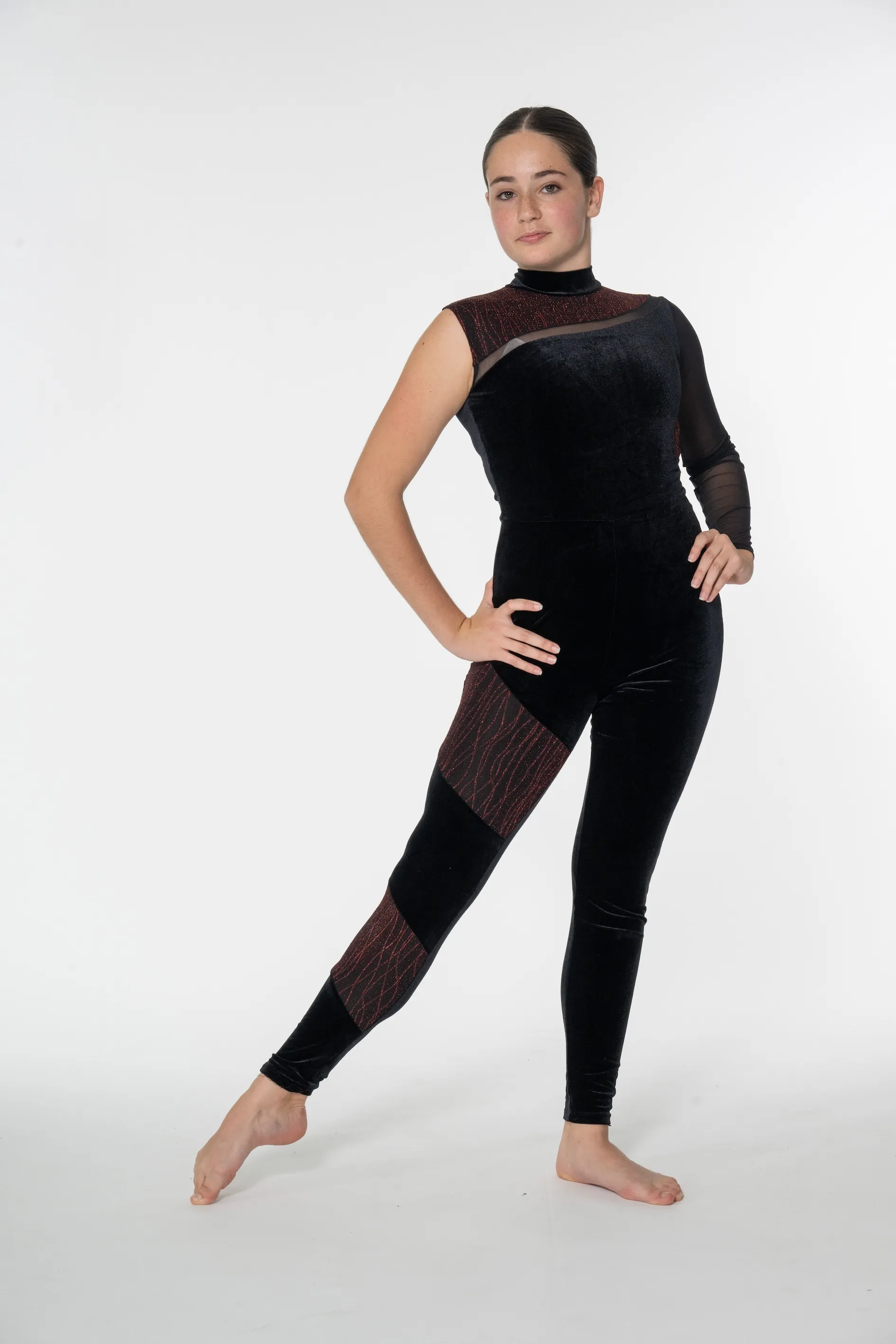 Académique asymétrique noir et rouge réf : C160