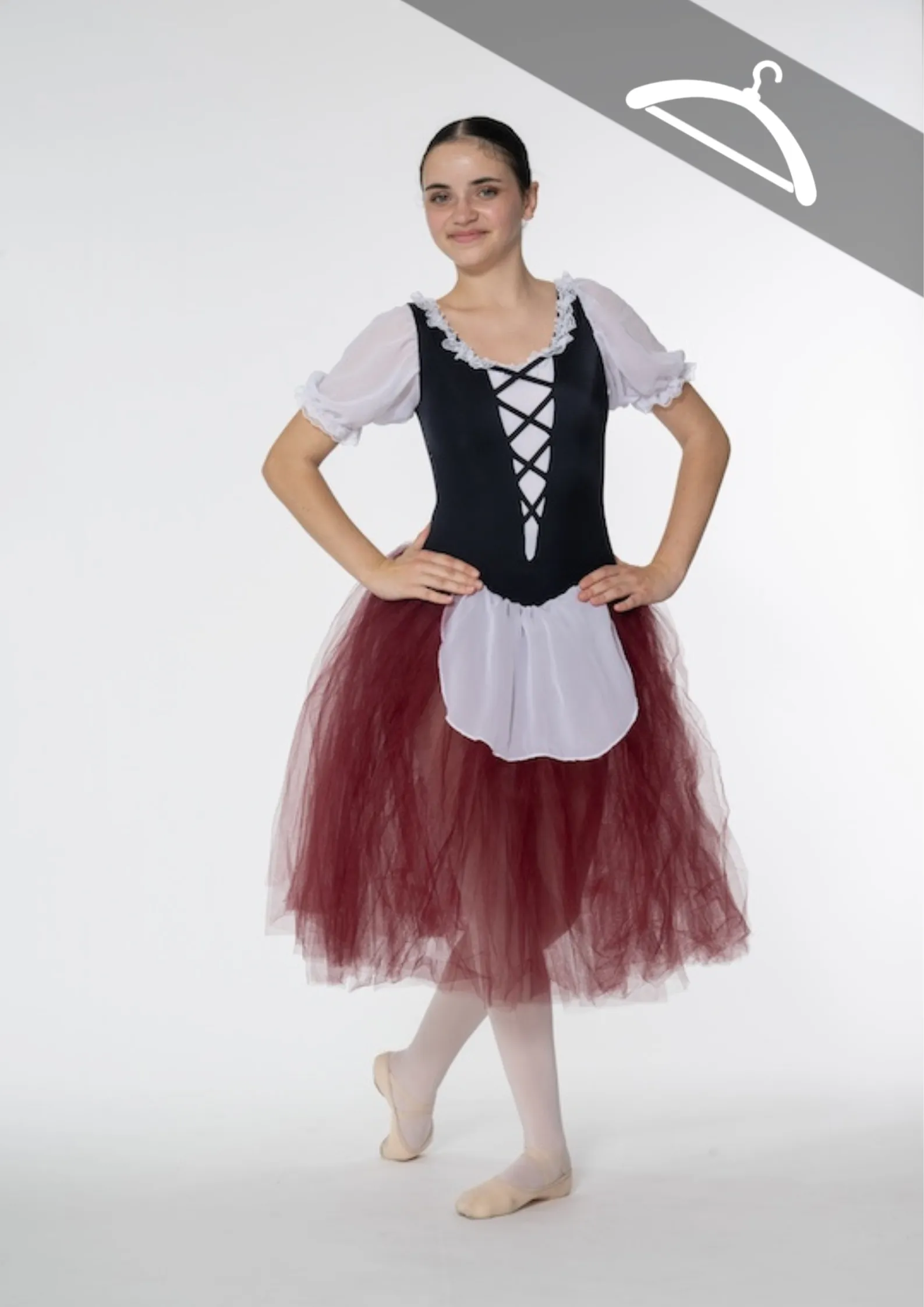 Tutu villageoise bordeaux corsage noir et blanc réf : C56/157/158 - Essayage