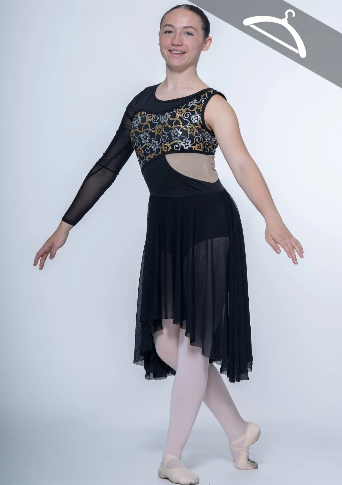 Robe noire asymétrique réf : PORT45/46 - Essayage
