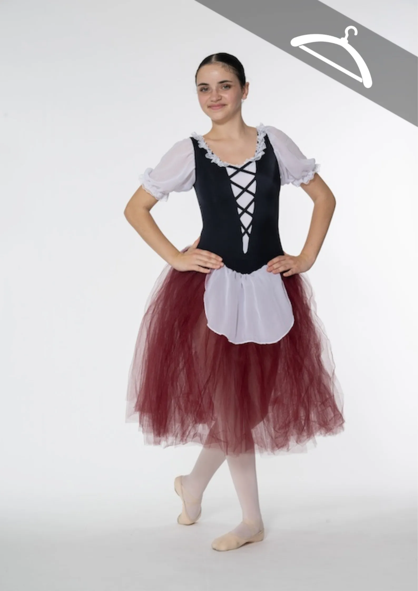 Tutu villageoise bordeaux corsage noir et blanc réf : C156/C157/C158 - Essayage