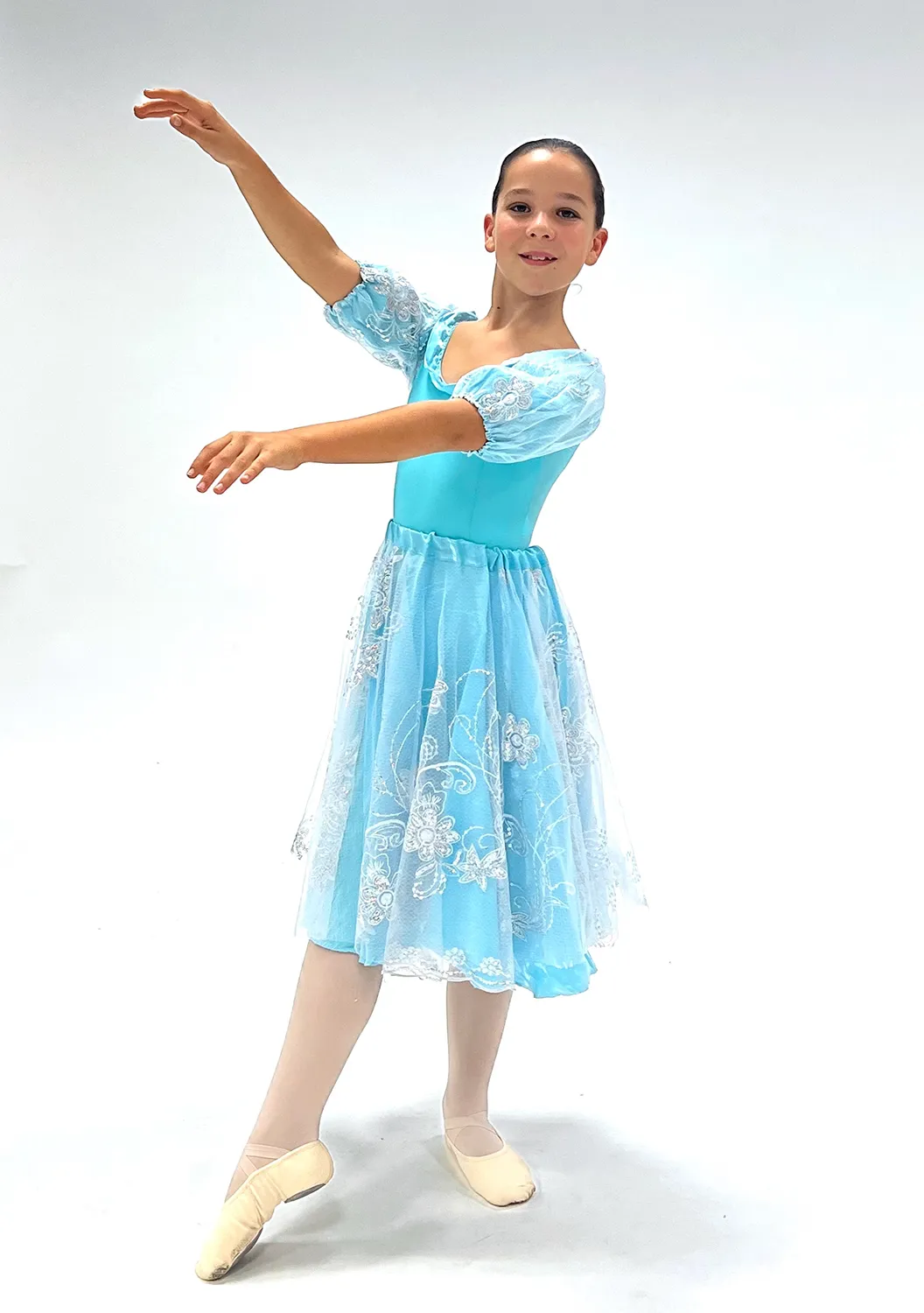 Robe Fleurie avec Voile Blanc