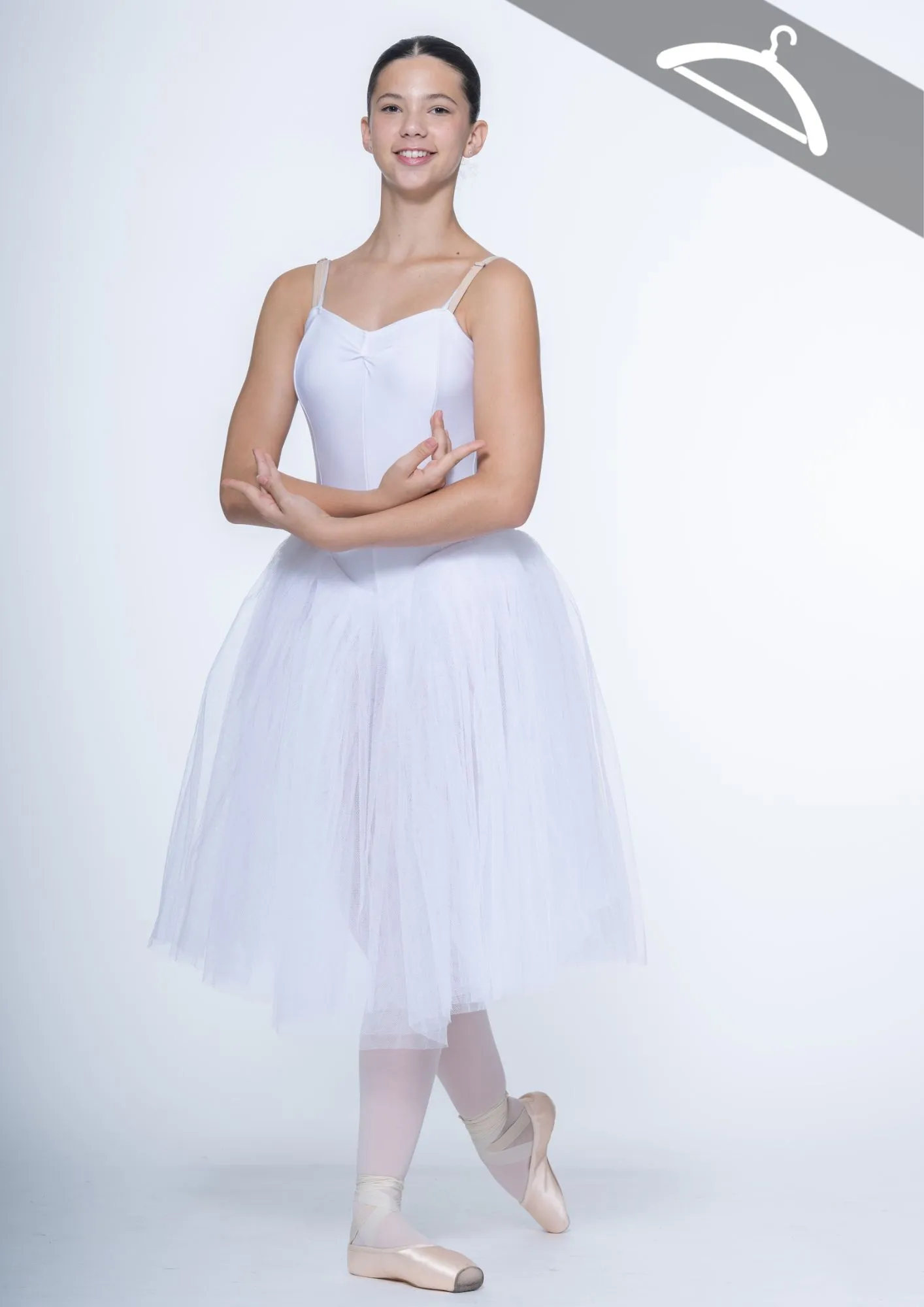 Tutu Blanc « Giselle » modèle 1 réf : C50/C52/C53 - Essayage