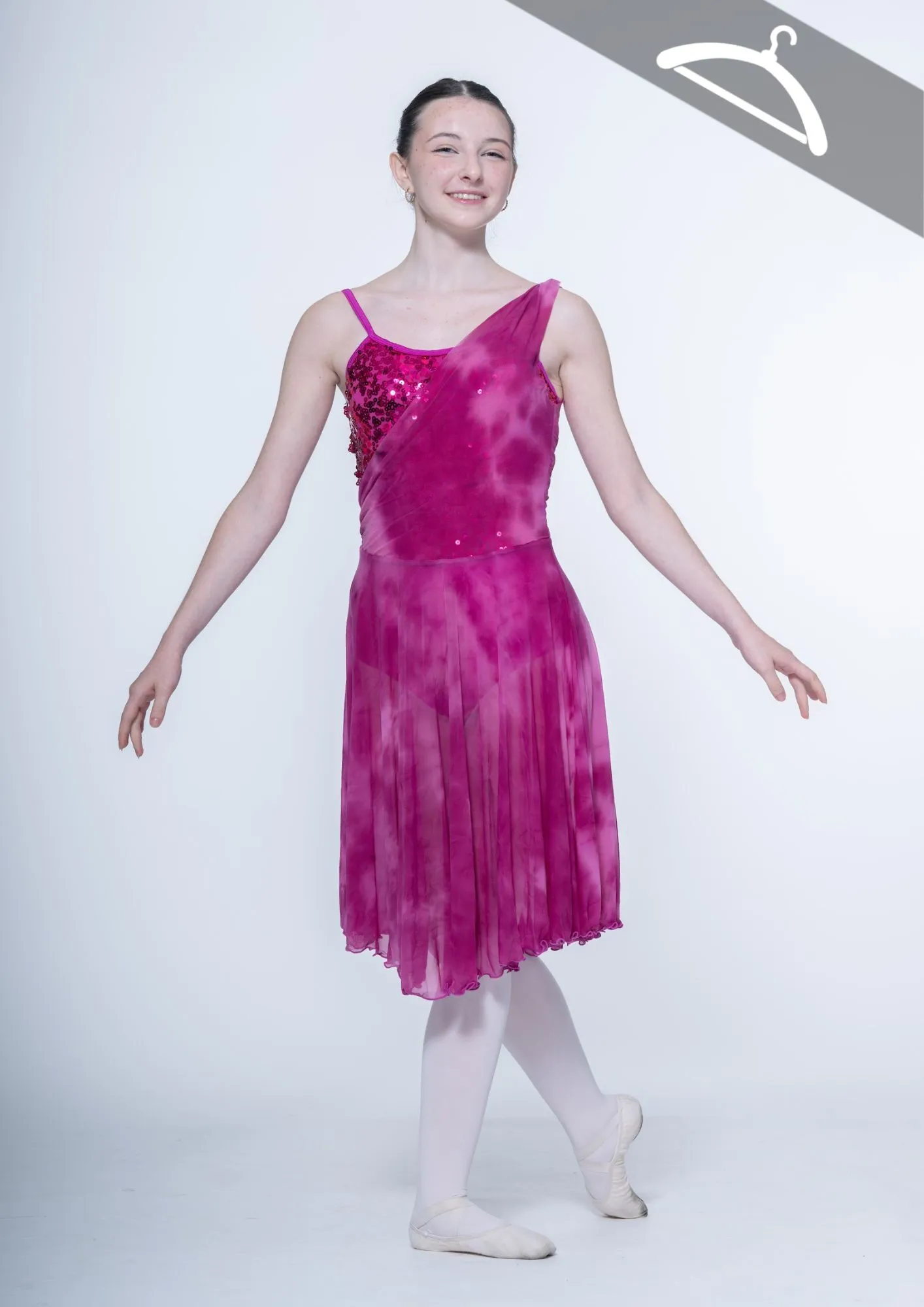 Robe fuchsia haut pailleté asymétrique réf : PORT31 - Essayage