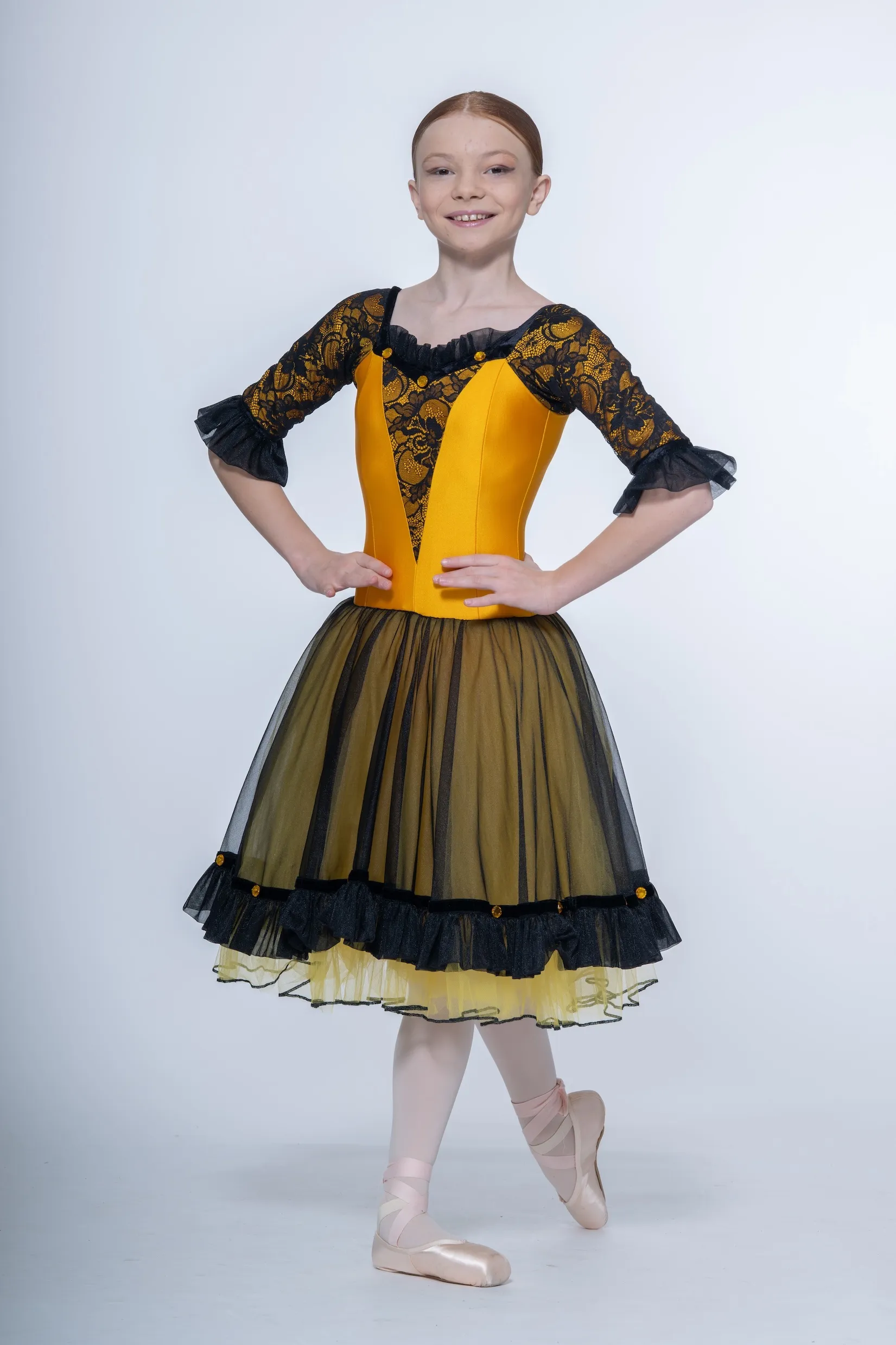 Tutu jaune dentelle et voile noir réf : PORT