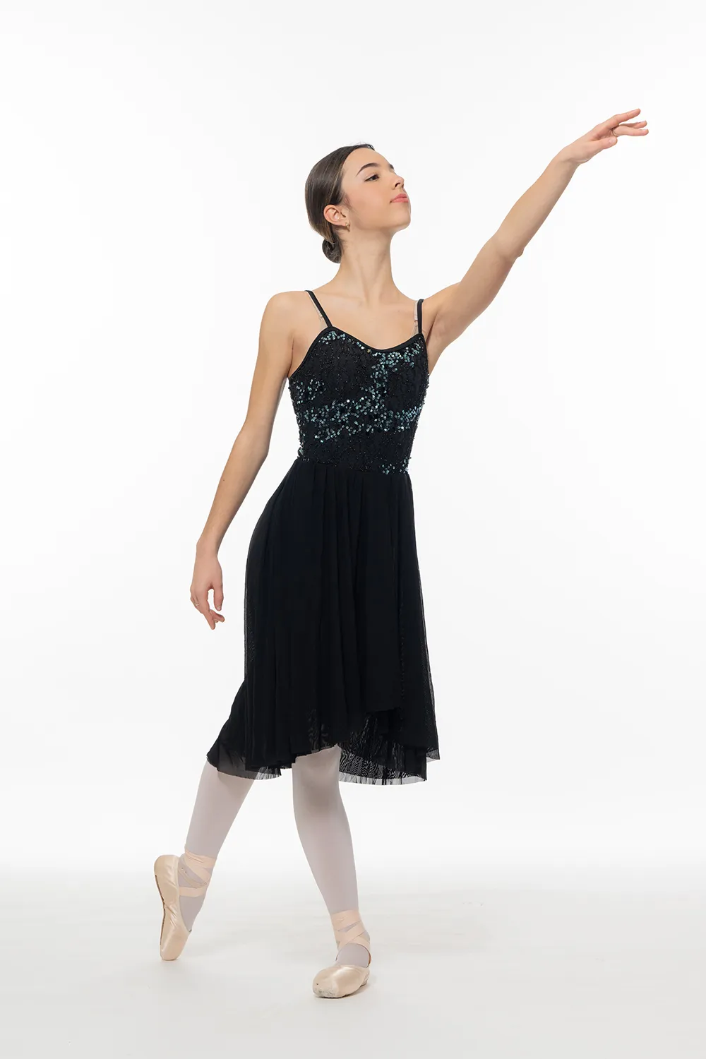 Robe en voile noir haut pailleté