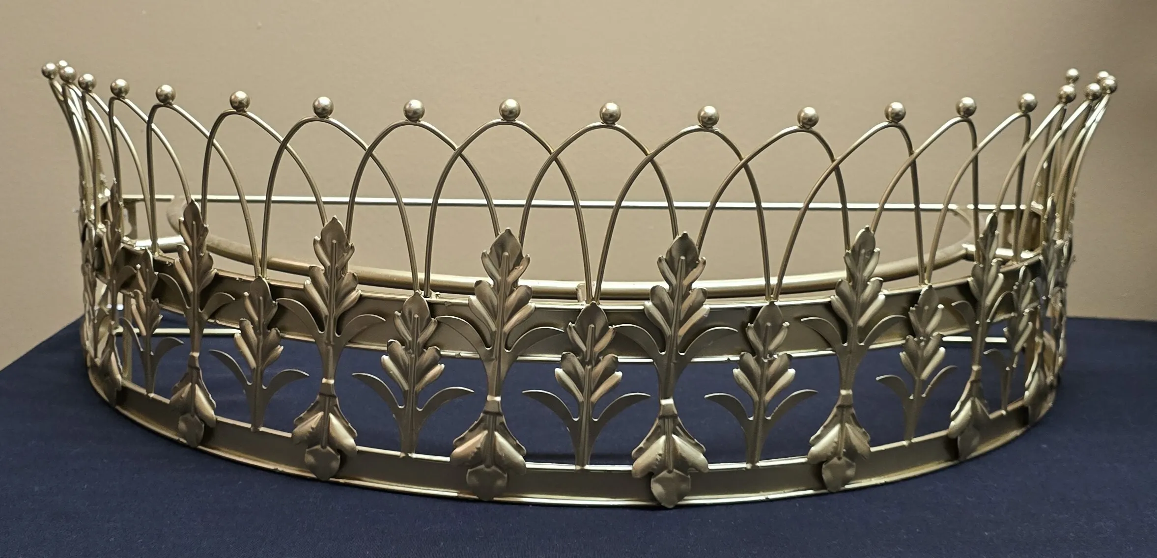 Metal Gold Crown 27 Inch