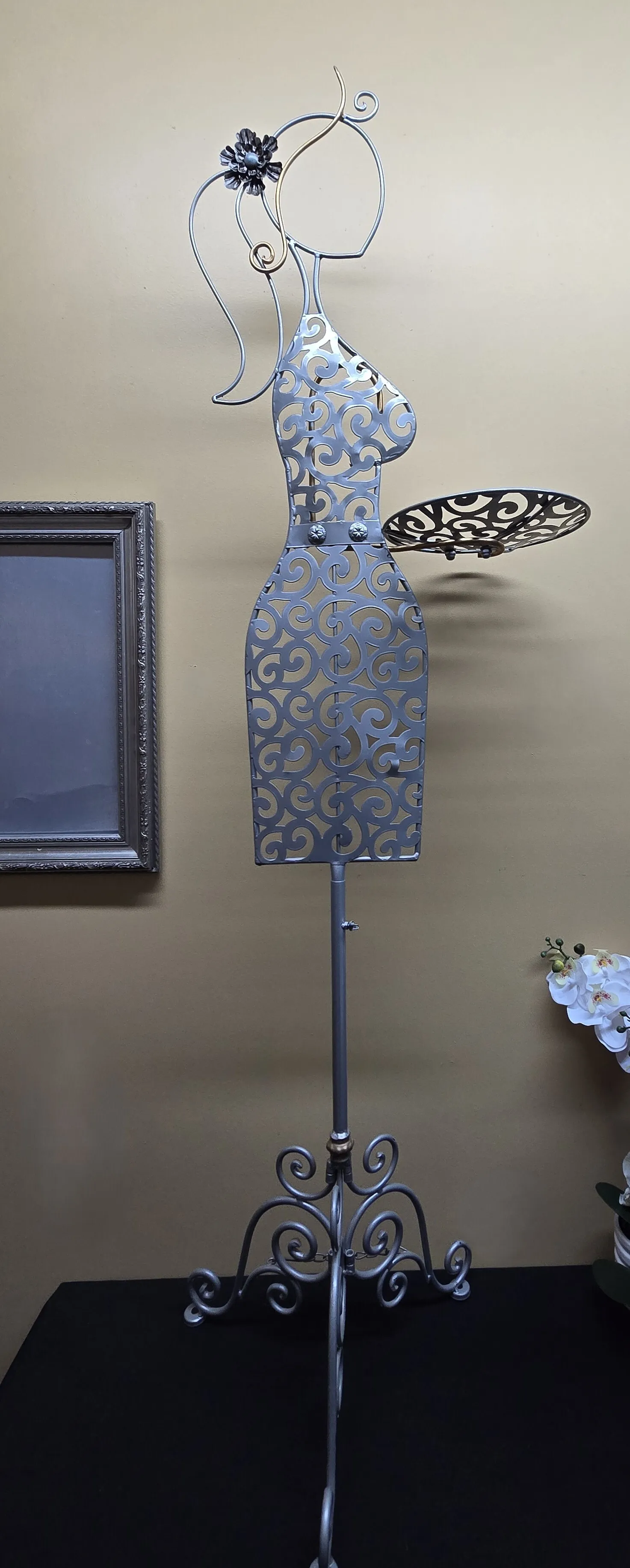 Vintage Metal Pop Sculpture 70 inch