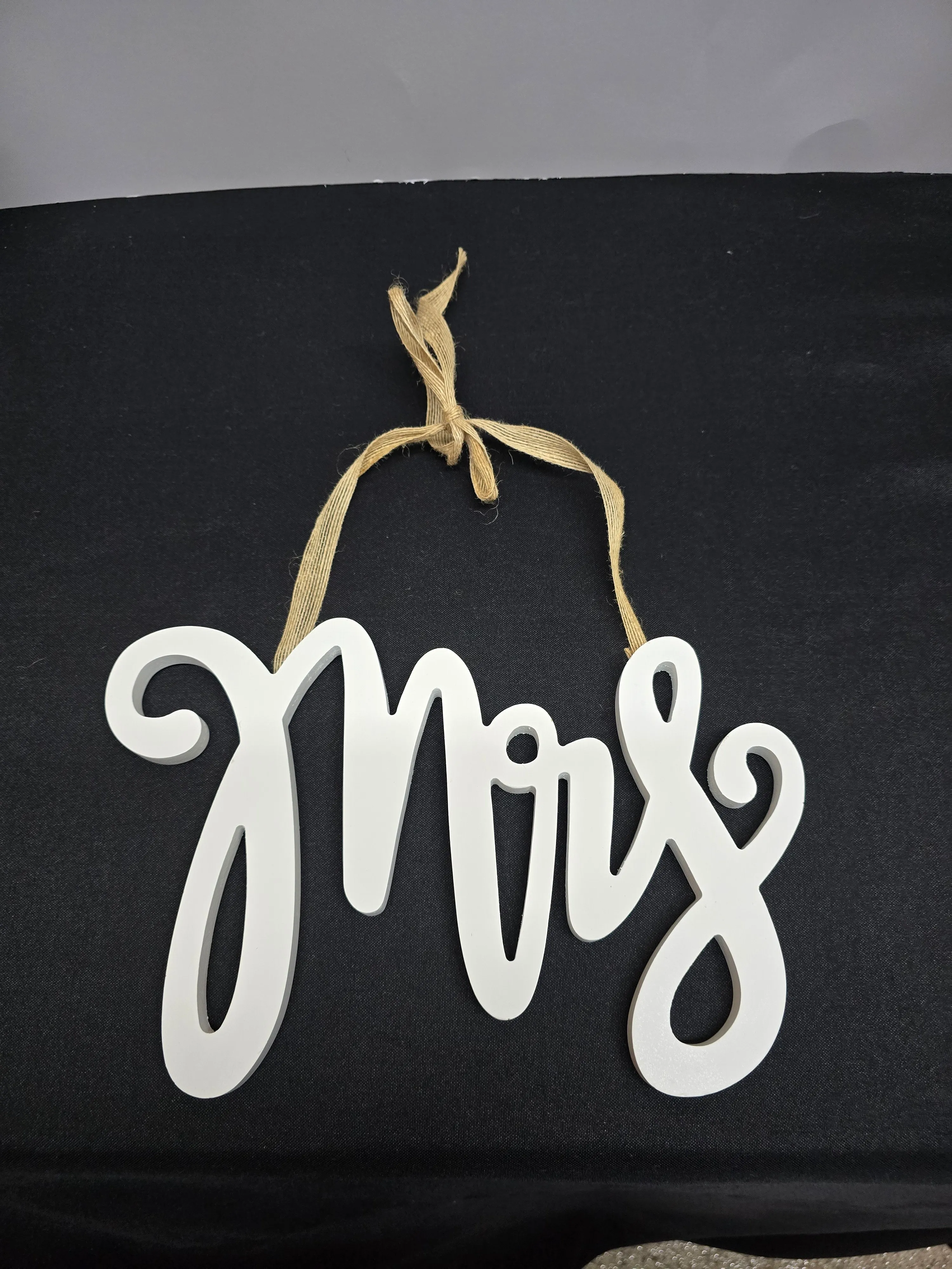 Mrs Hanging Sign 12 x 8 inch