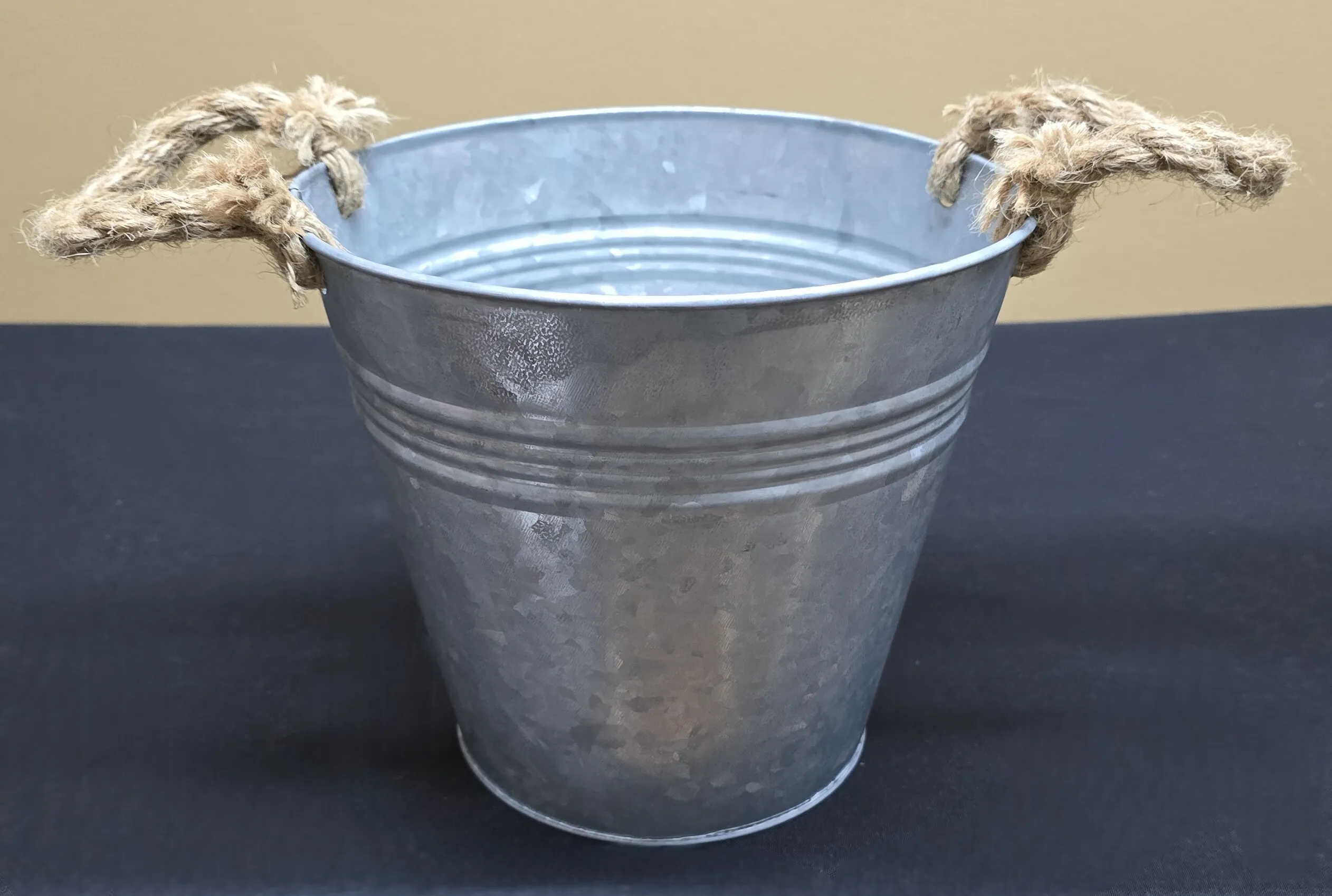 Galvanized Pail with rope handles (large)