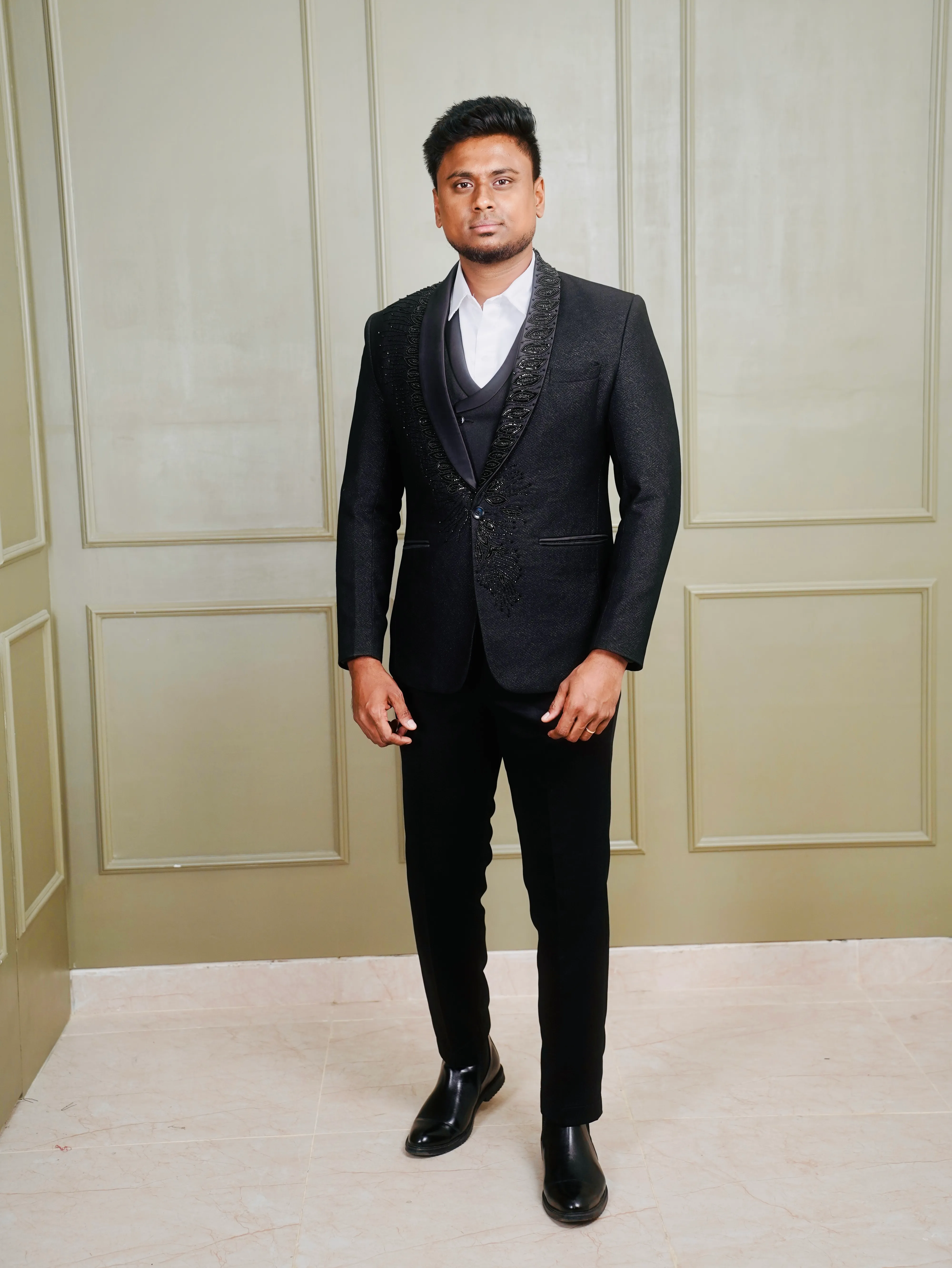 Black Lapel Embroidery Tuxedo