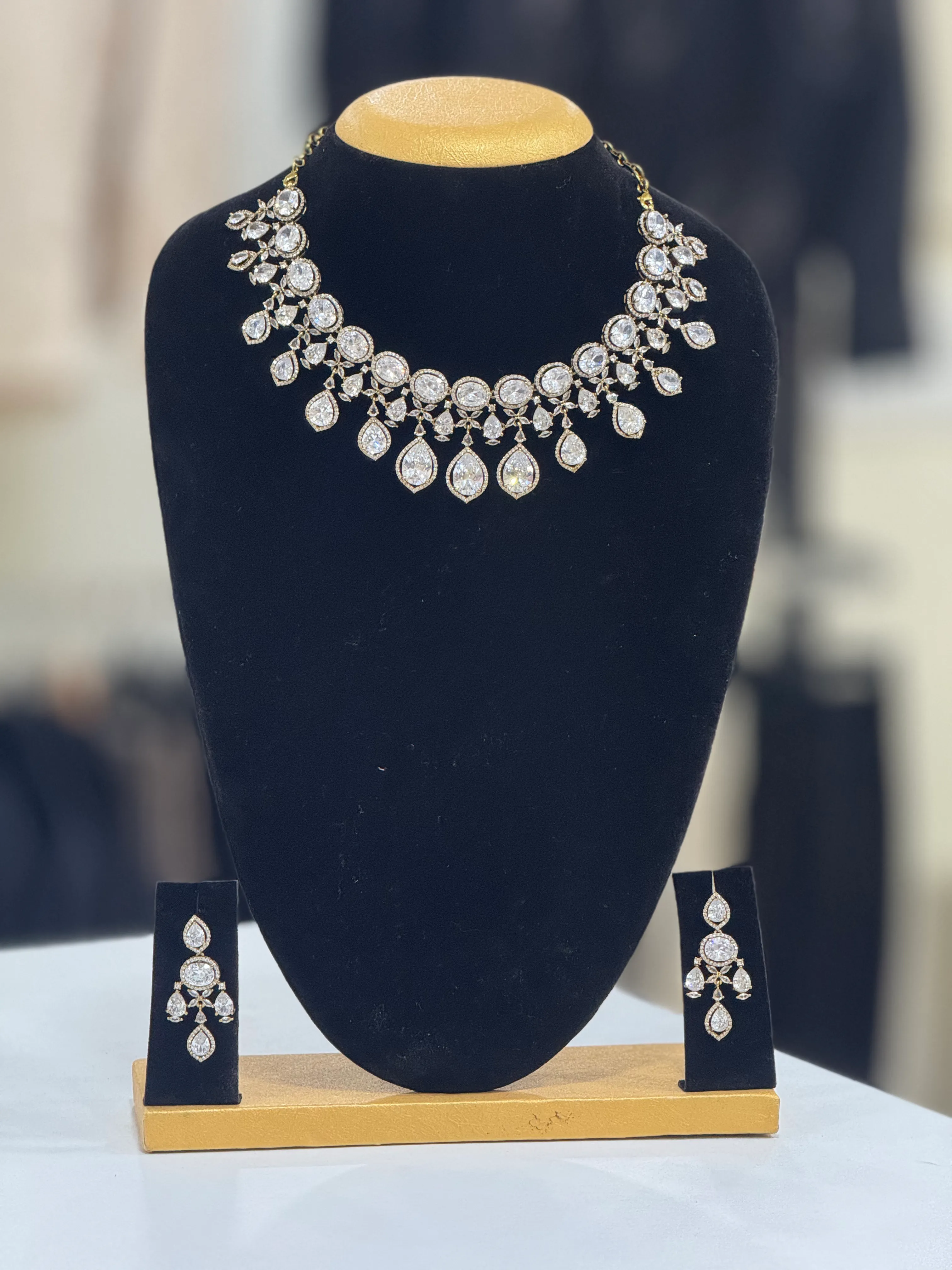 Golden Diamora Victorian Jewellery - D0058