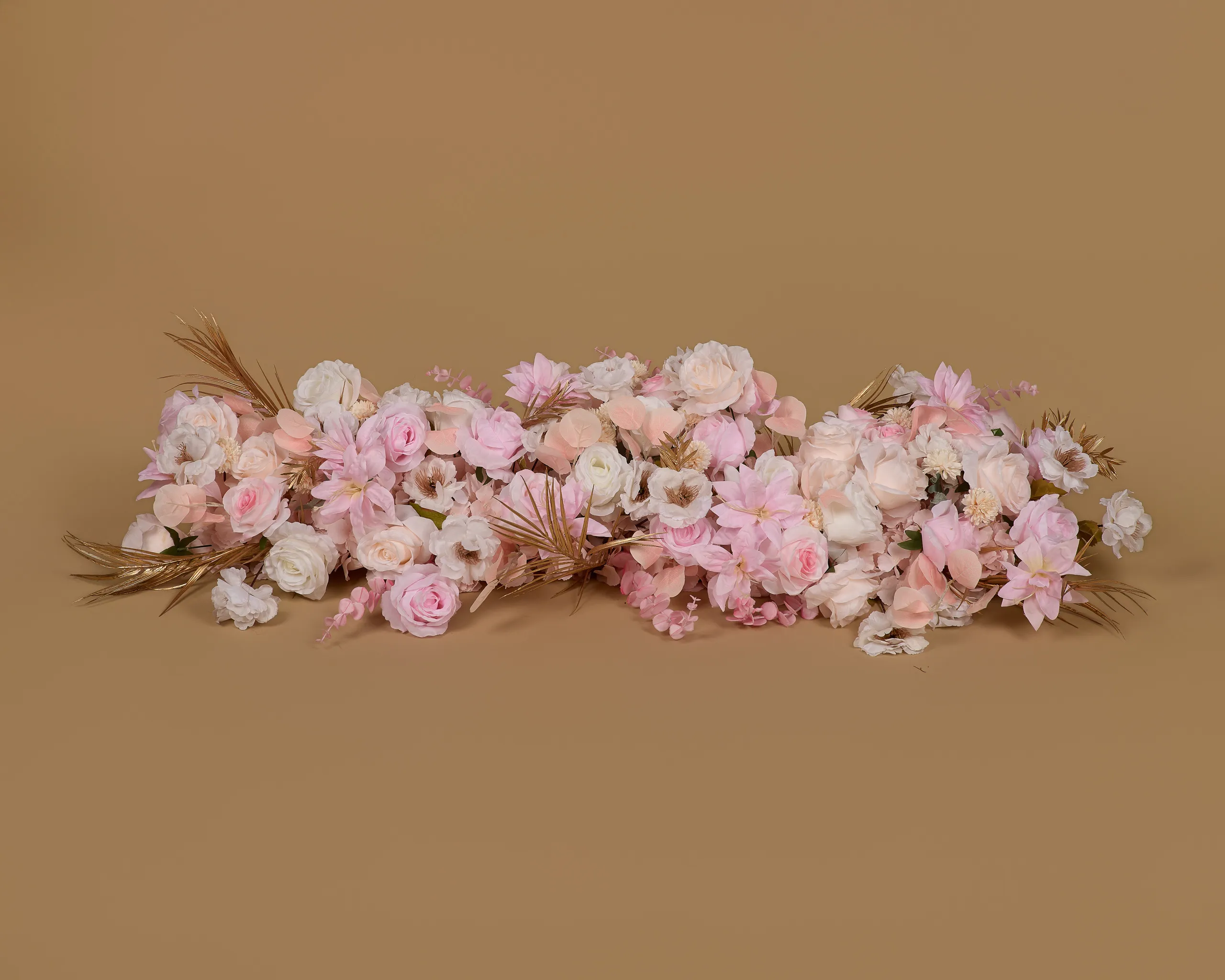 Růžová květinová girlanda krátká