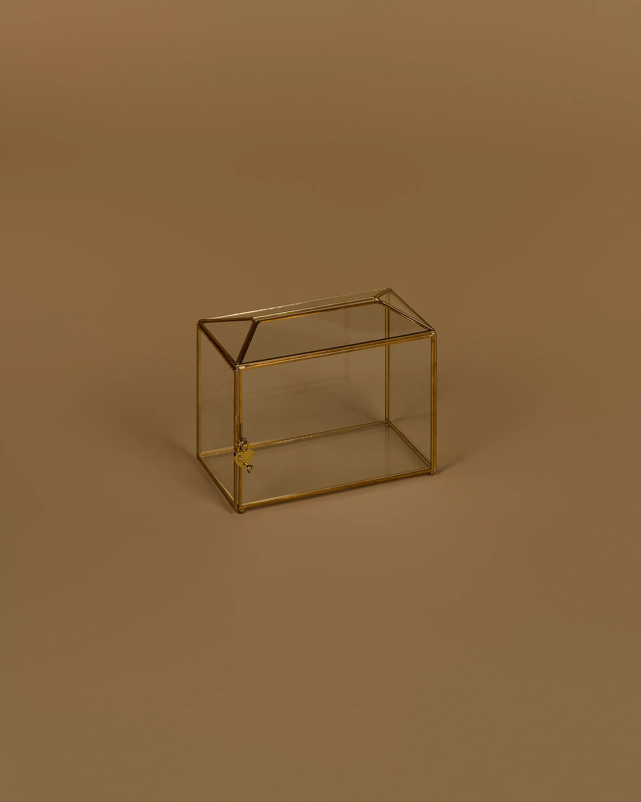 Truhla na obálky zlatá