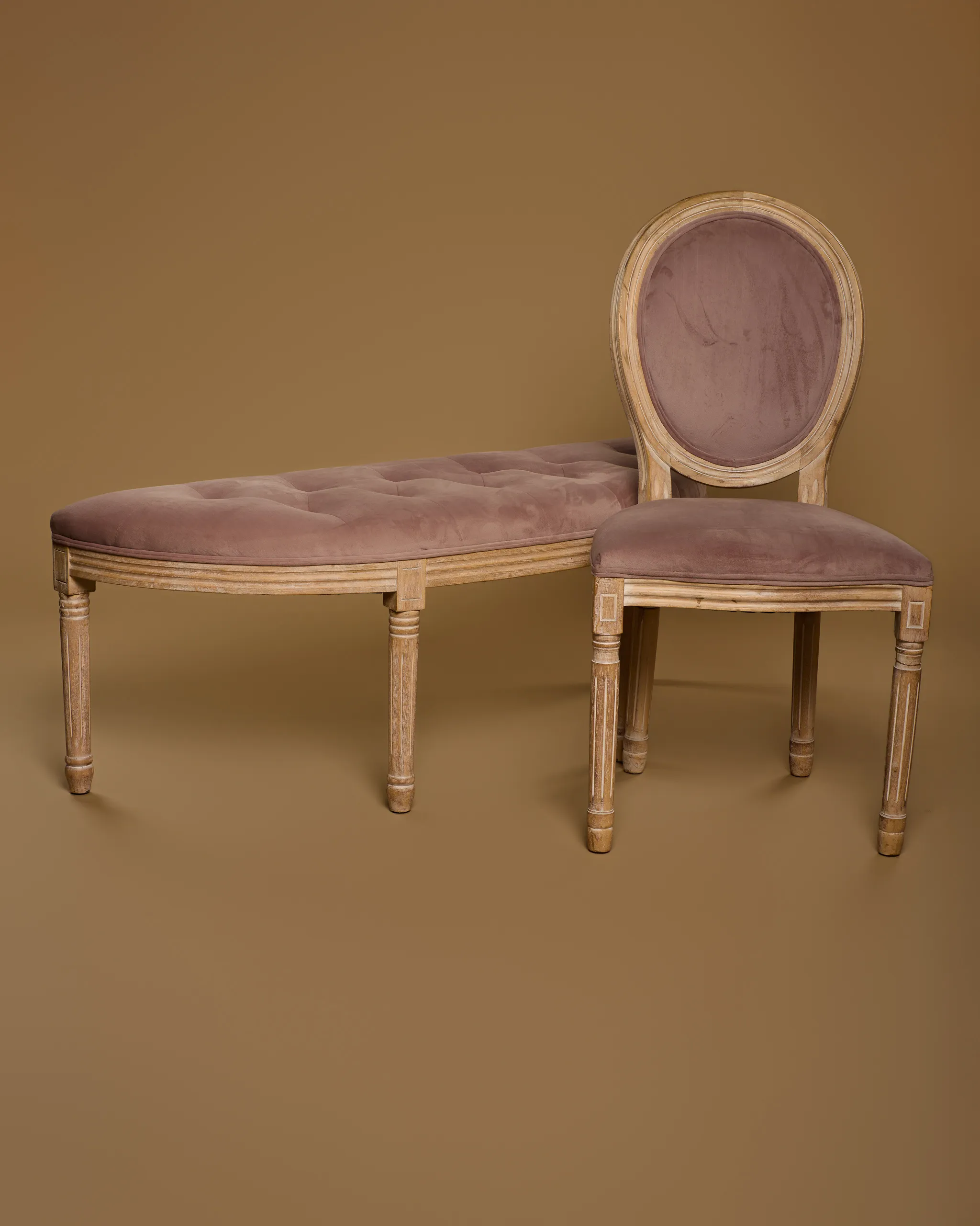 Set taburetu a židle růžové