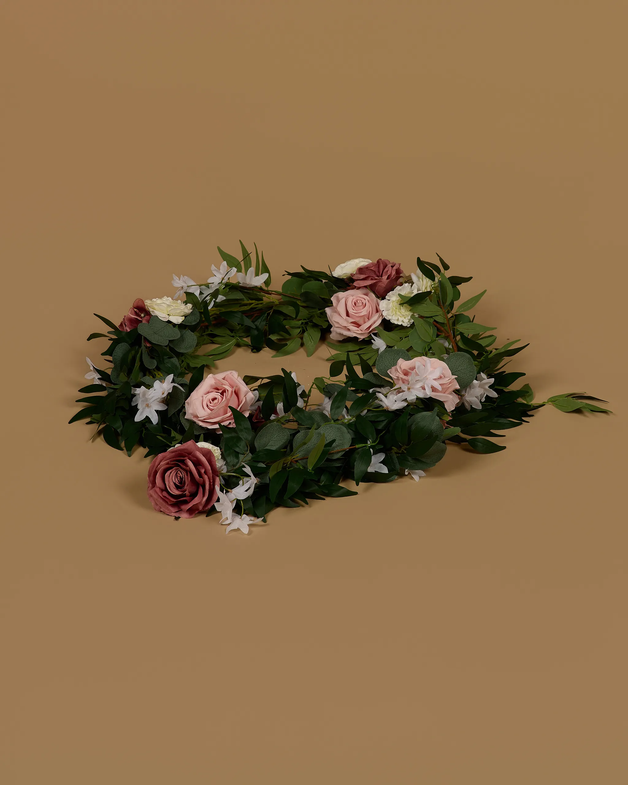 Květinový provaz tmavé listy