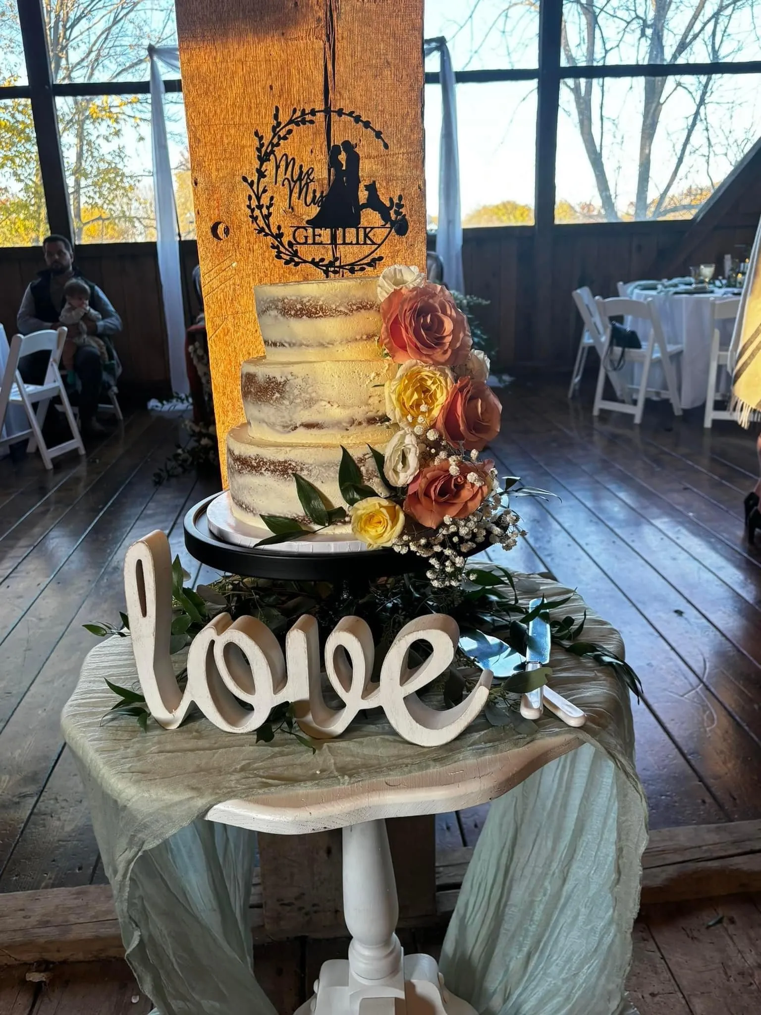 Small White Scalloped Table