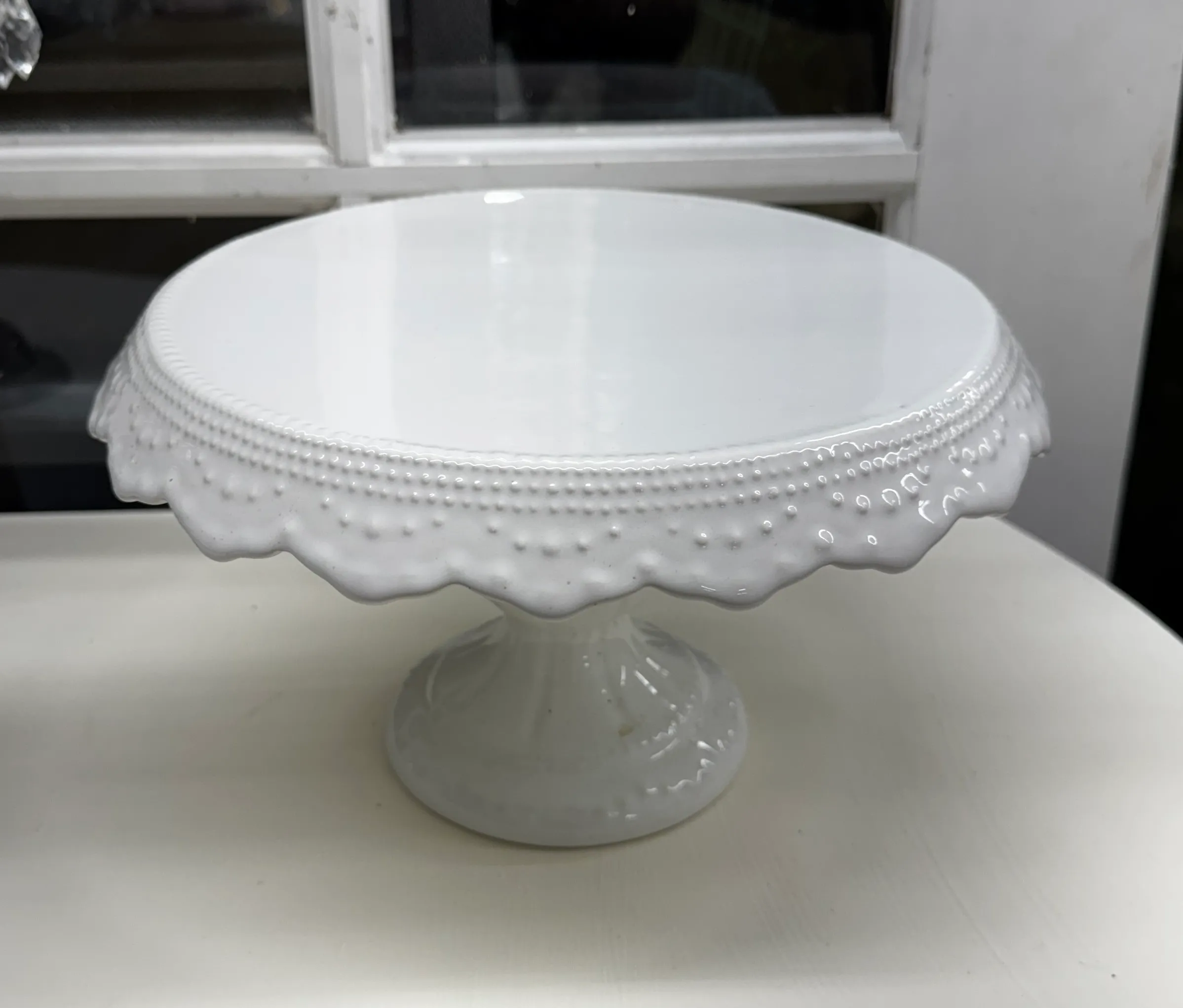 White cake stand- 9 1/2” scalloped