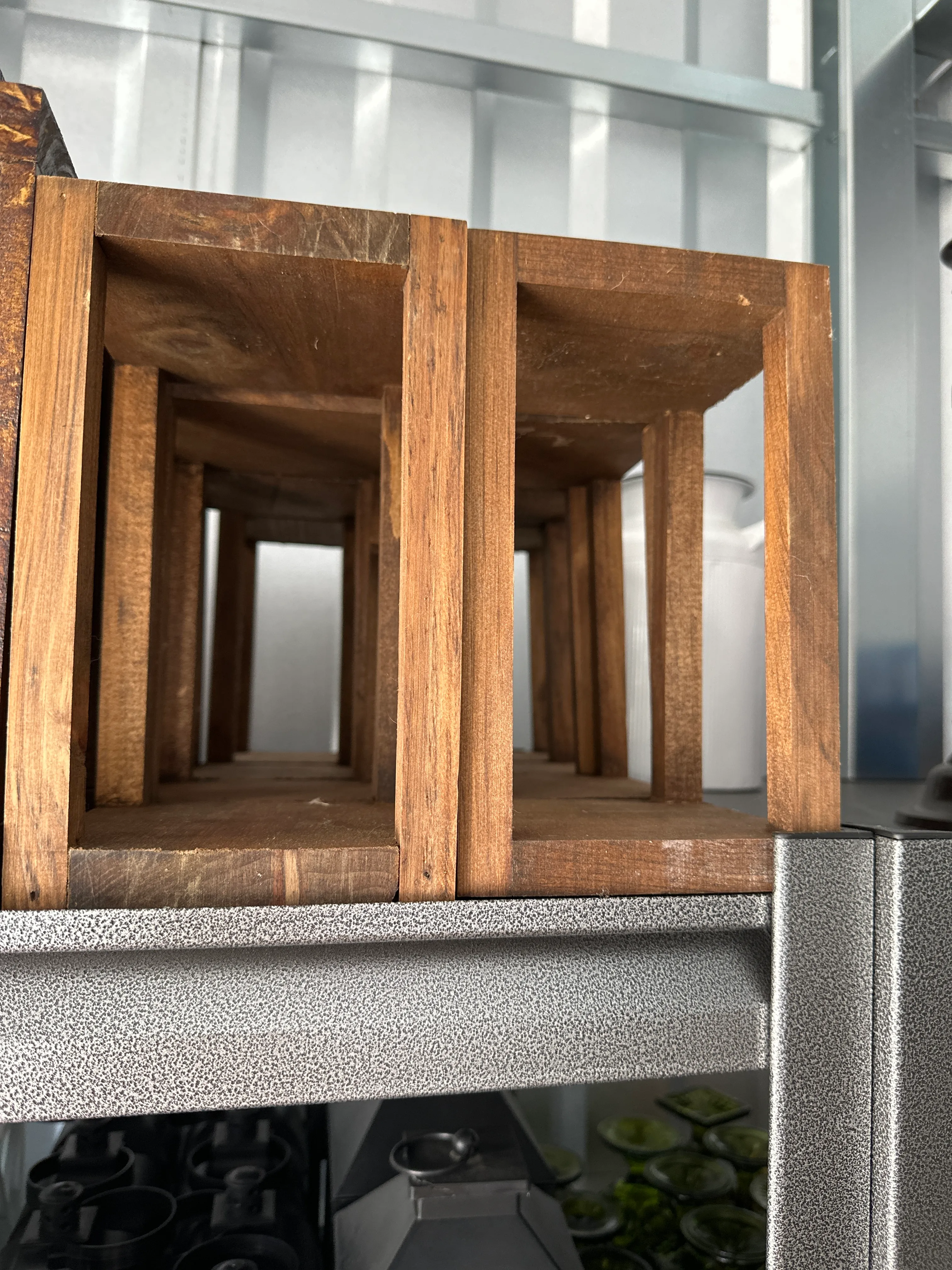 WOODEN CENTERPIECE/LANTERN