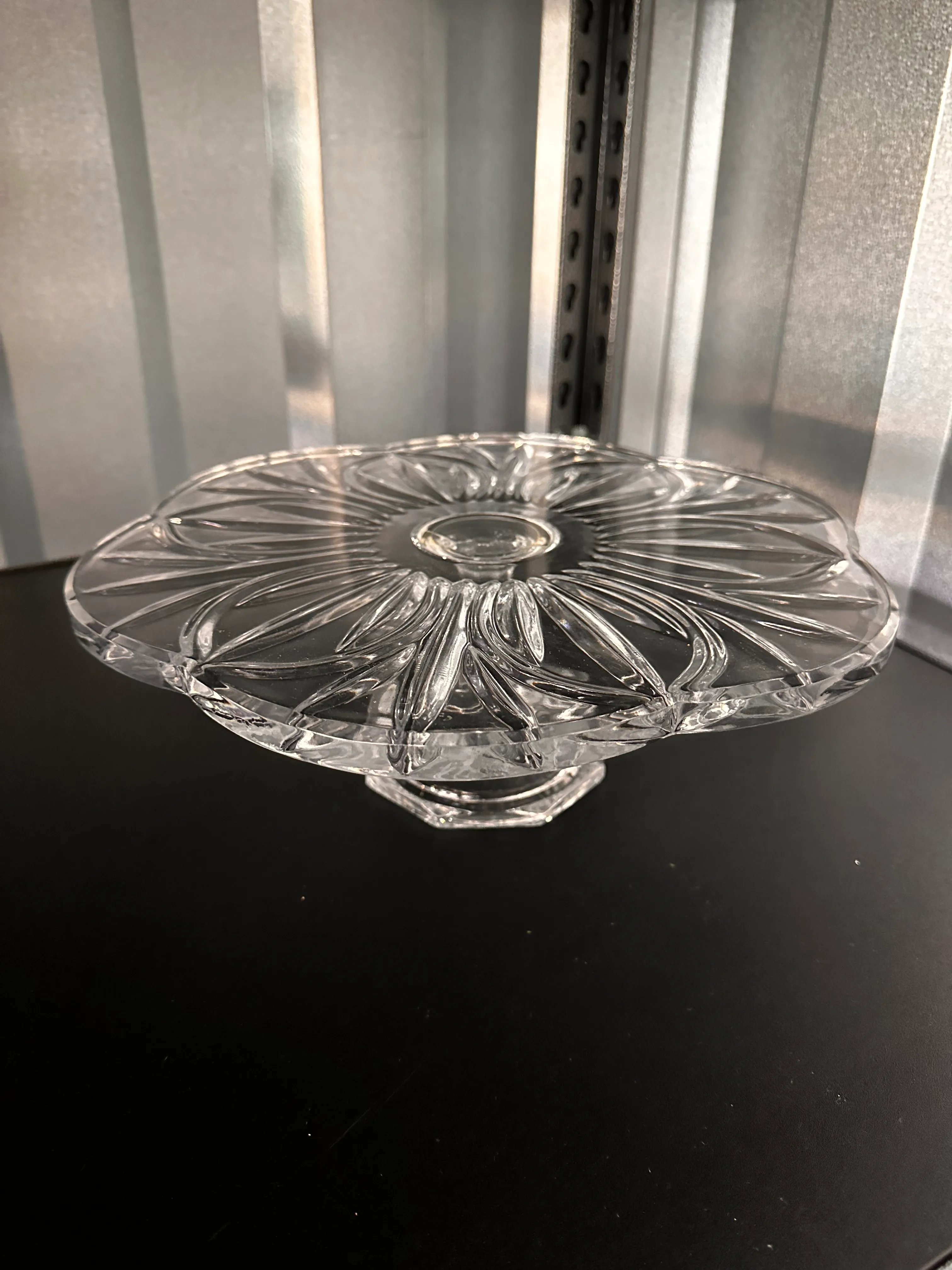 Cake stand-clear glass rounded cut glass