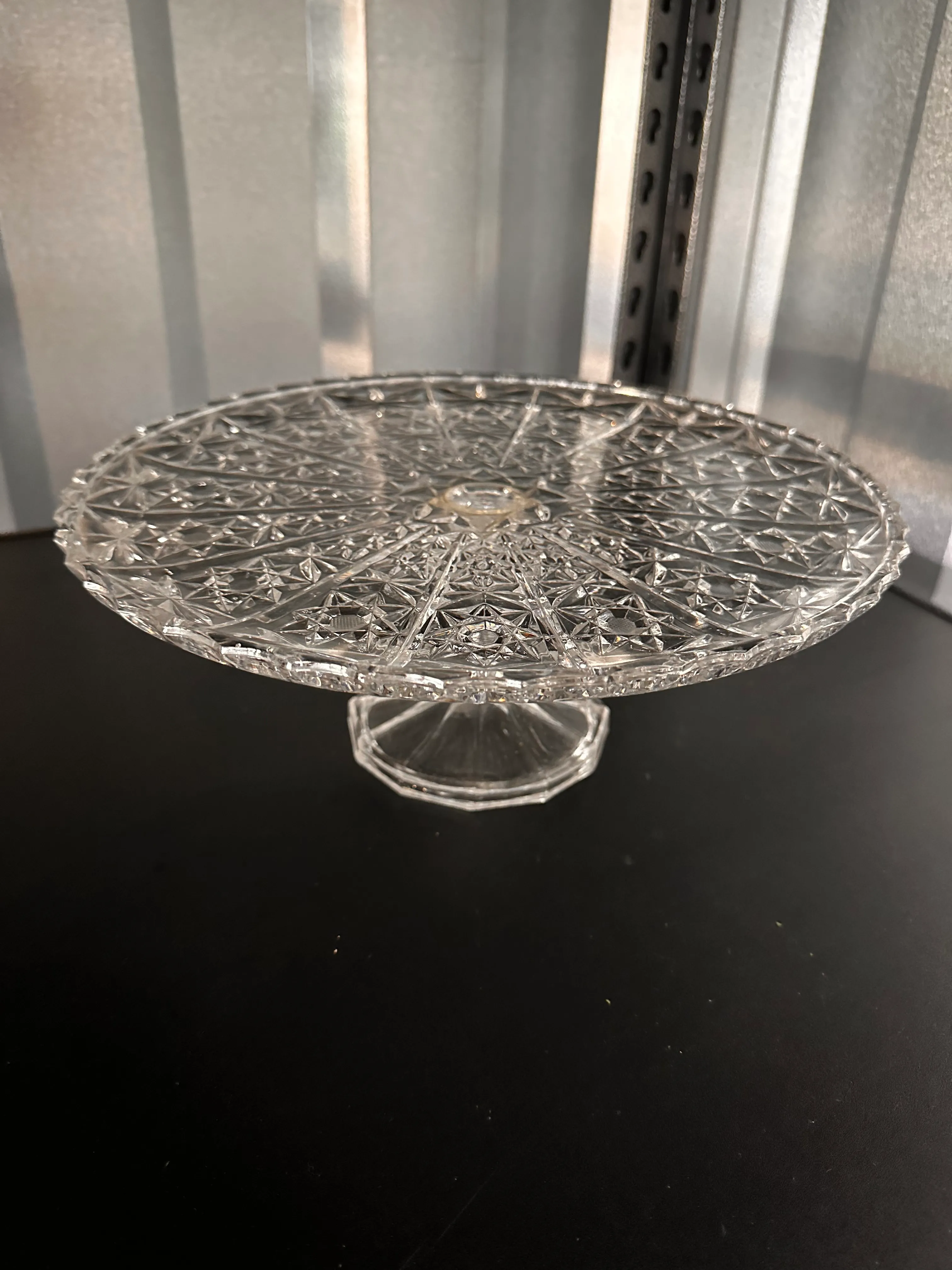 Cake stand-clear round cut glass