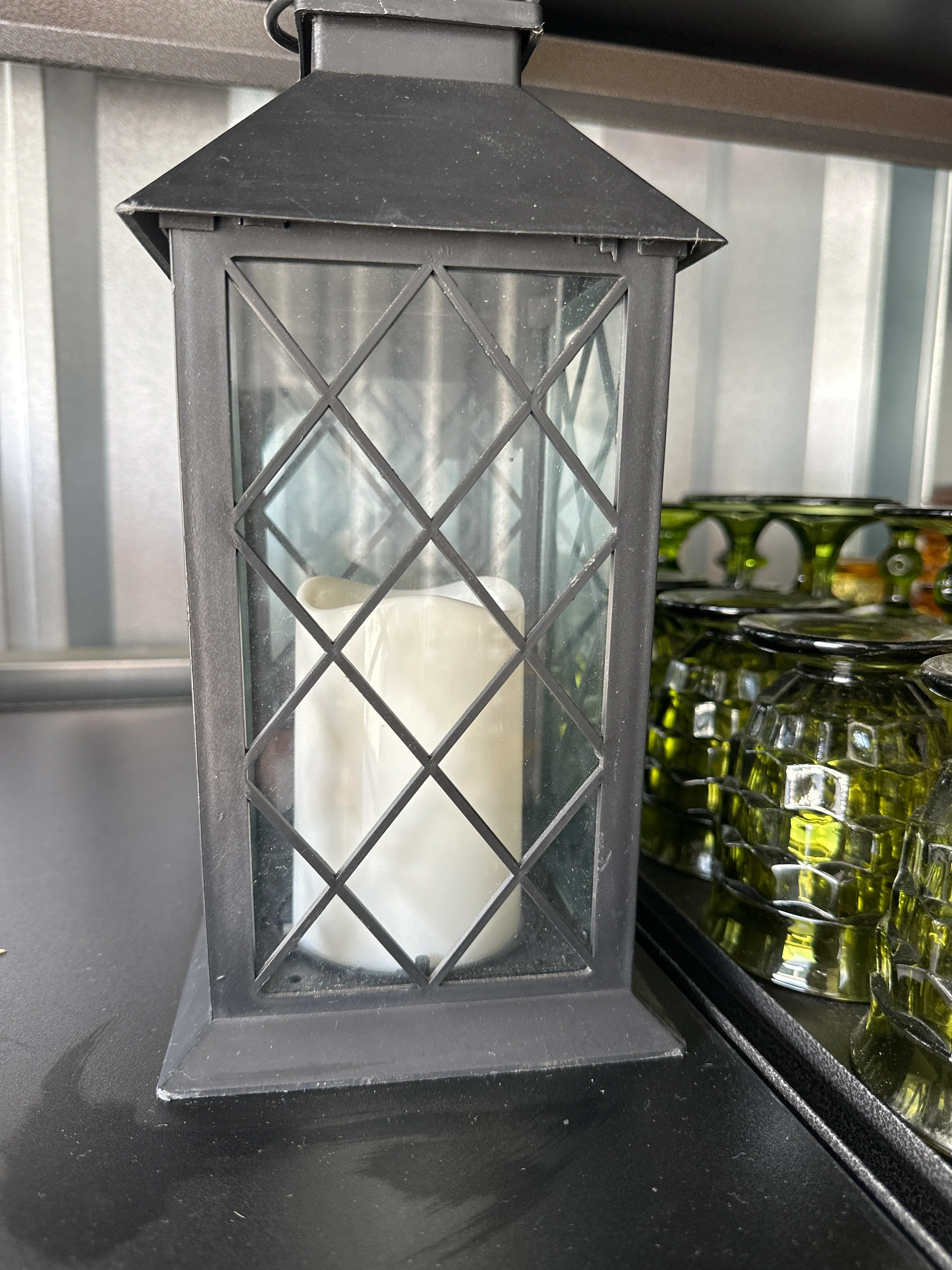 Black lattice Lantern medium