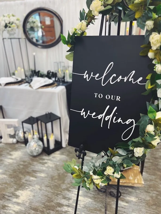 Modern Black & White Welcome sign