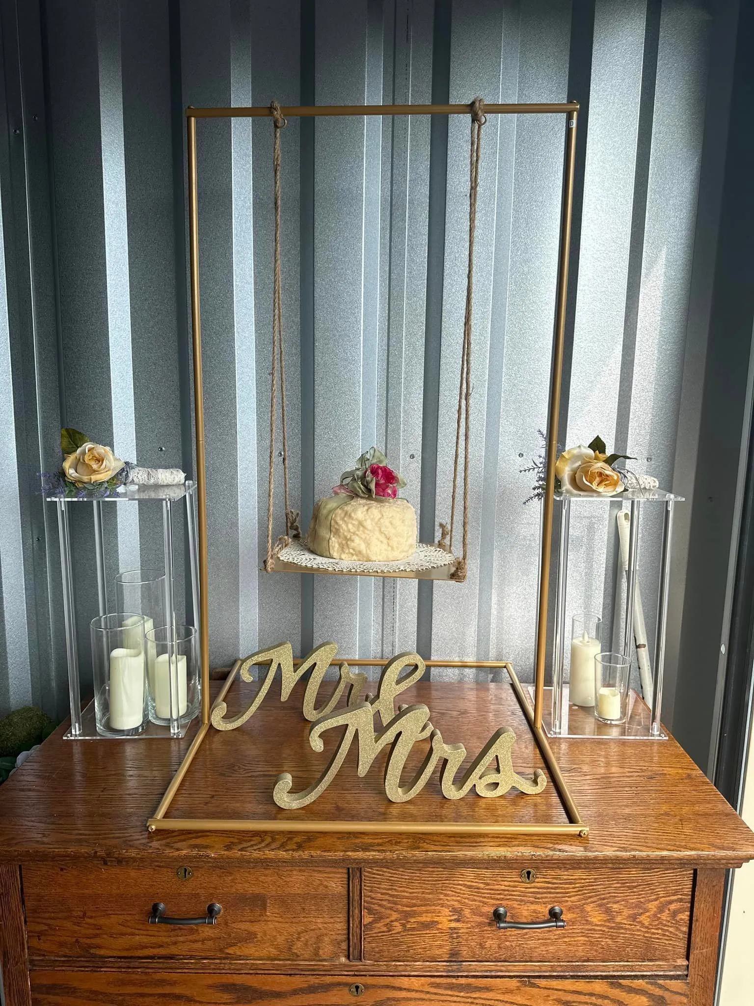 Celeste - Gold Cake Stand Item #1300