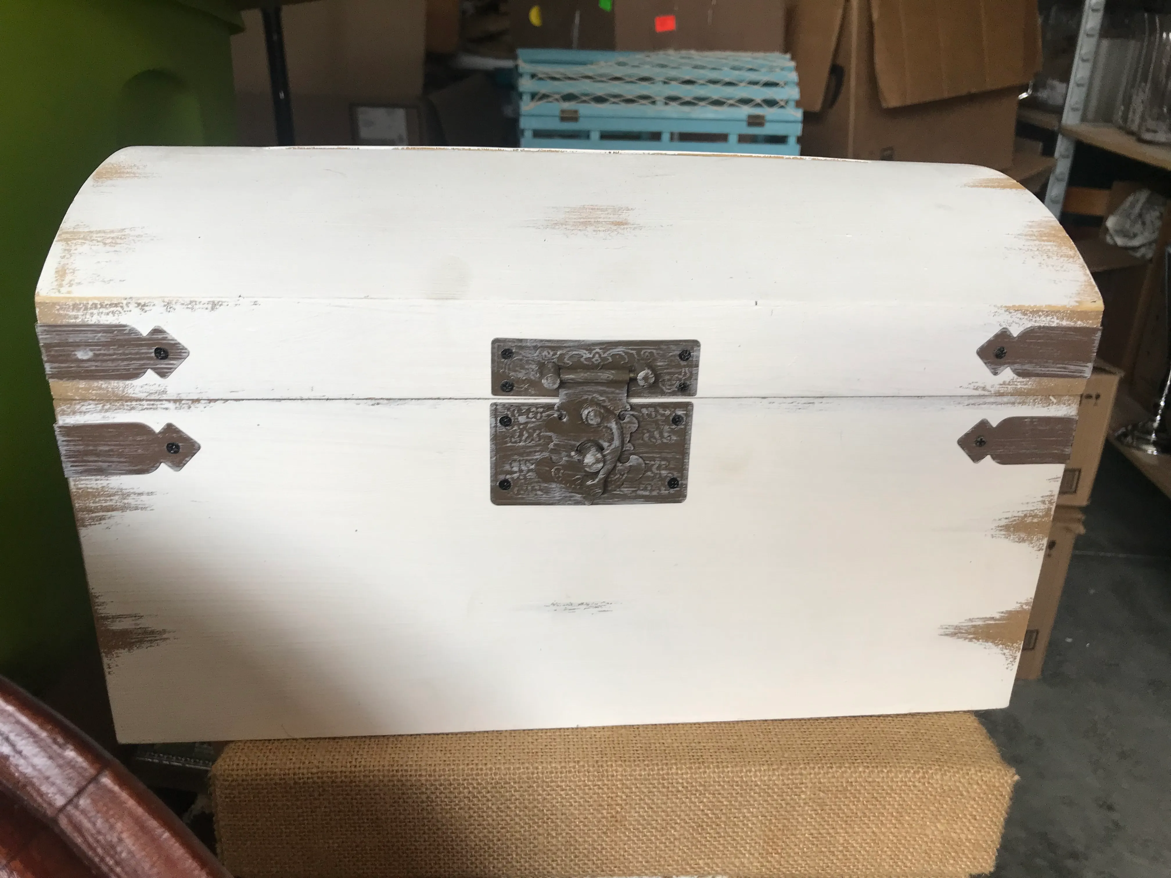 Card box-Whitewash trunk style