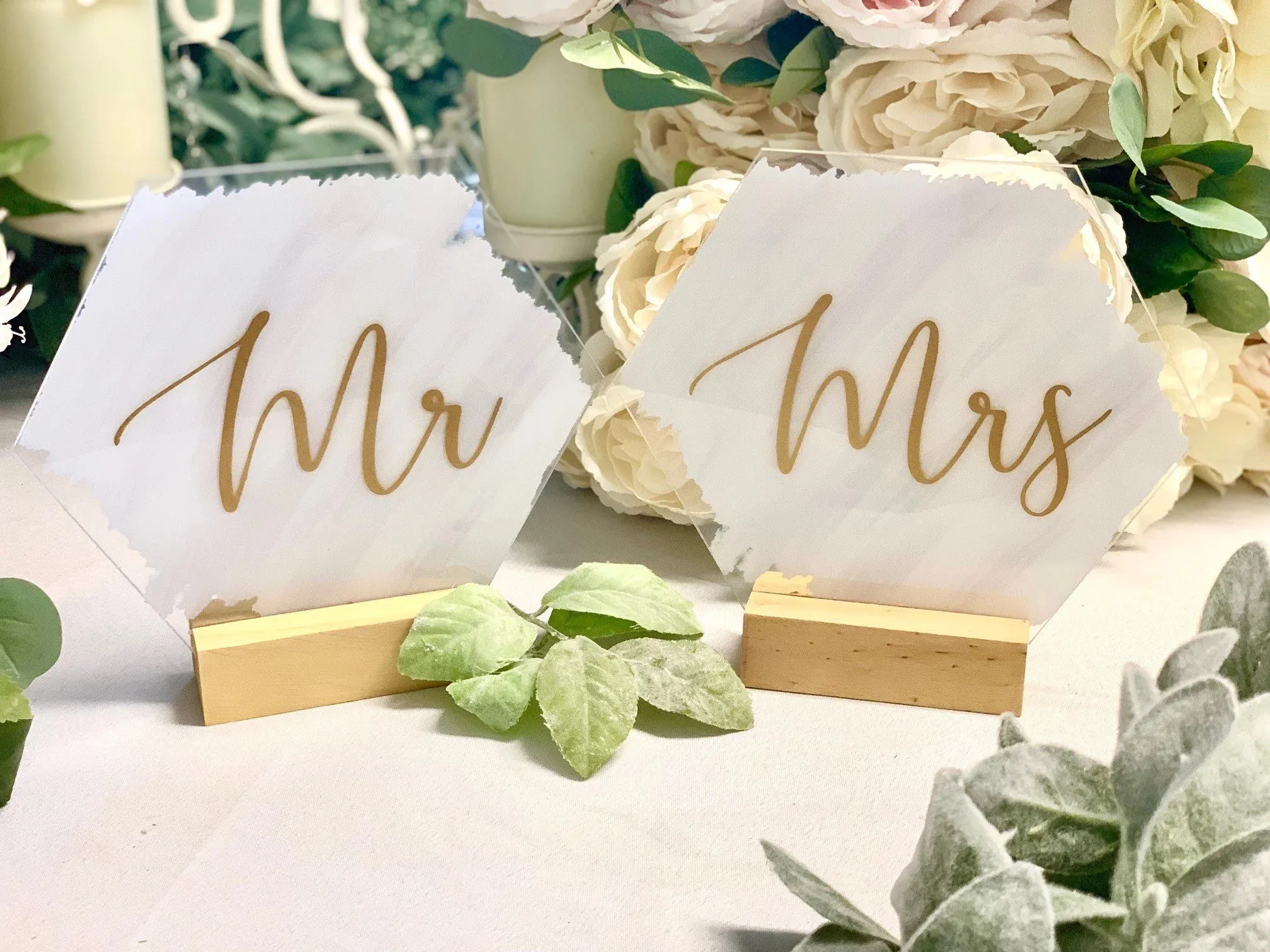 Mr & Mrs table top painted signs