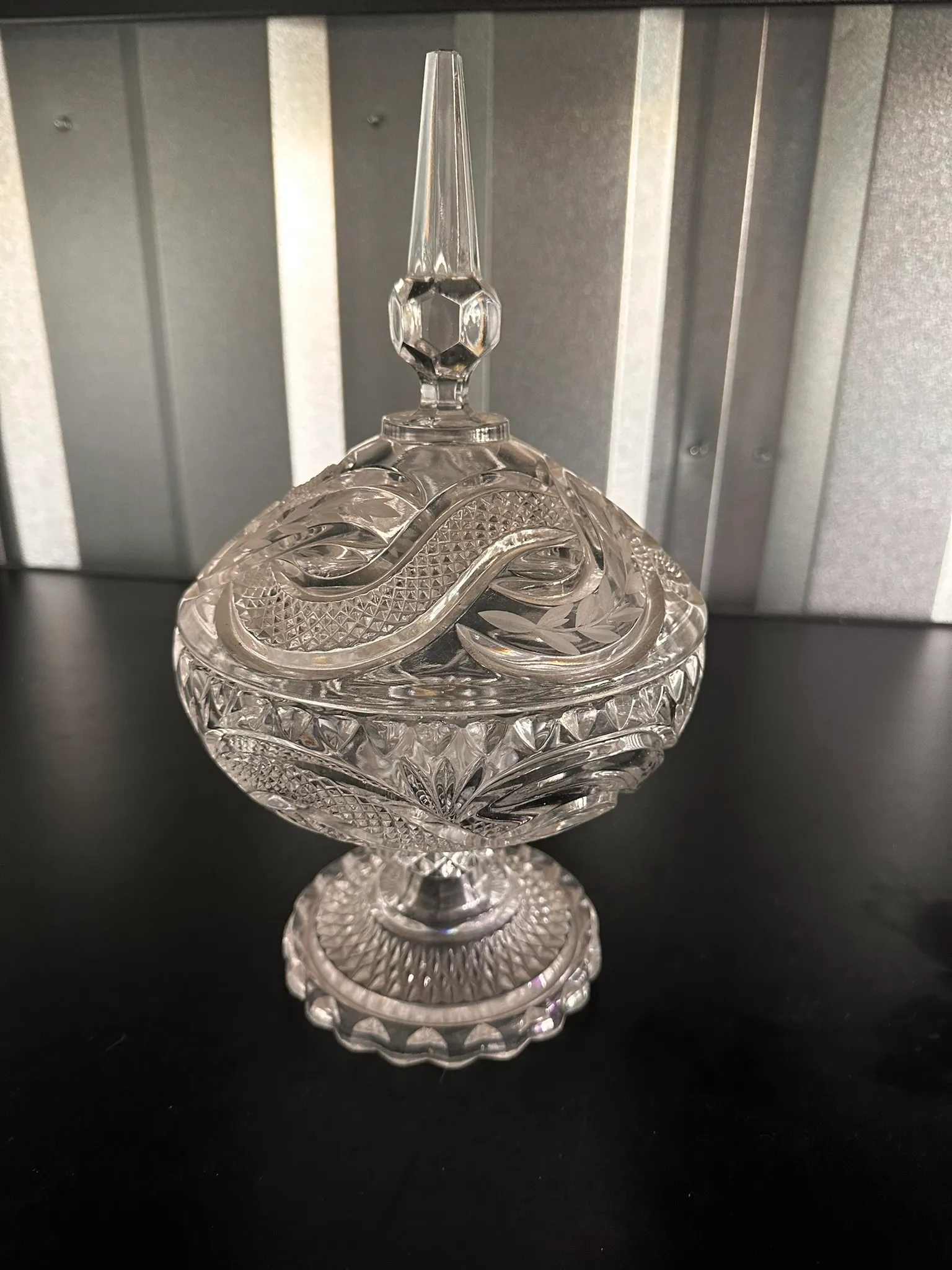 Compote-Crystal Decorative with Lid