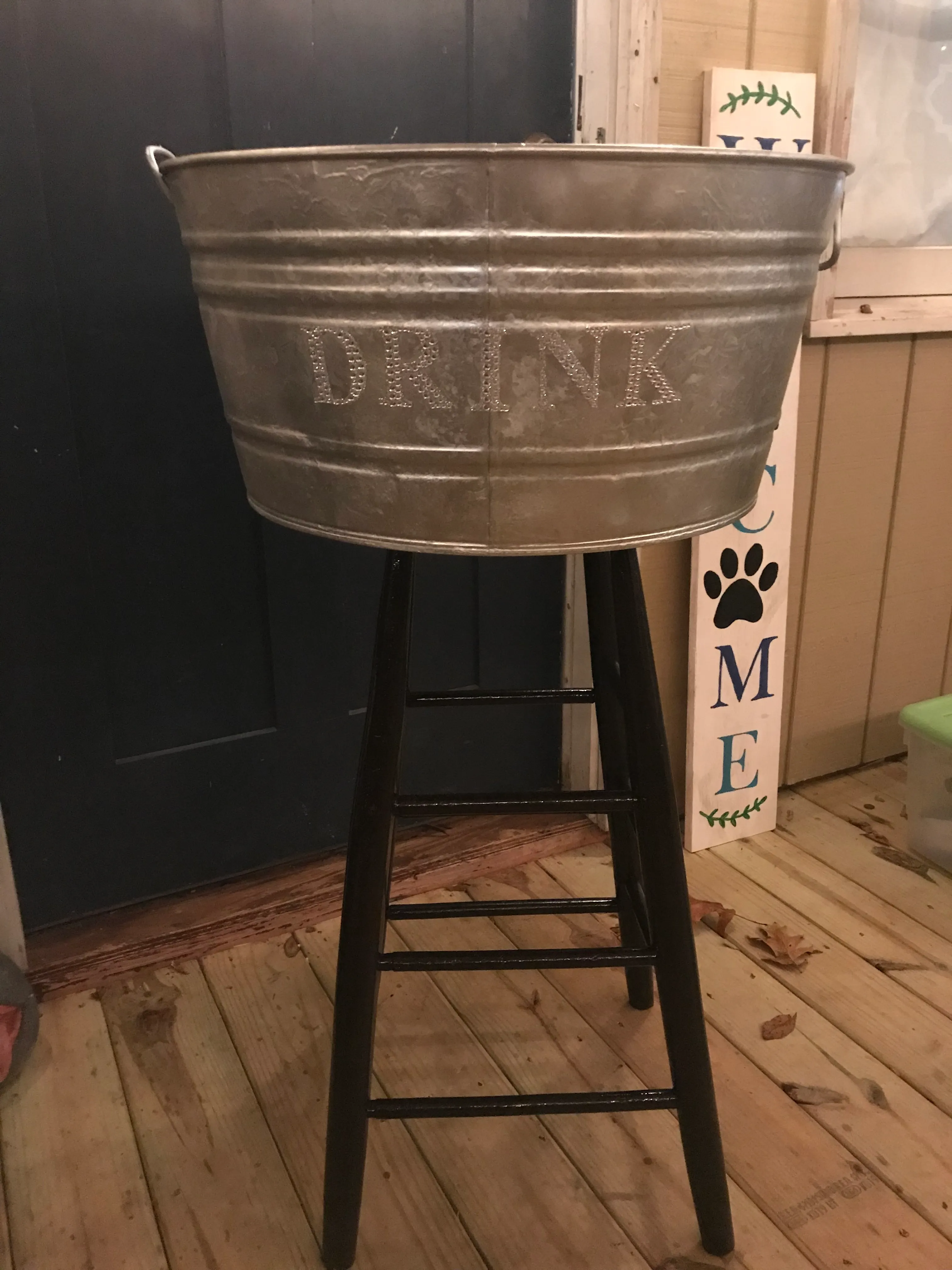 Drink tub stand