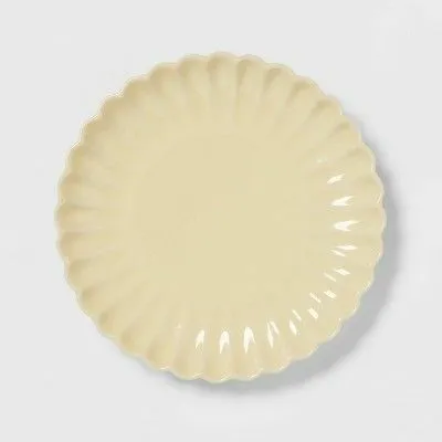 Small Scallop Plate Cream