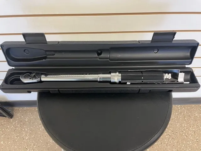 3/8-in Drive Torque Wrench, 50-250-in lbs